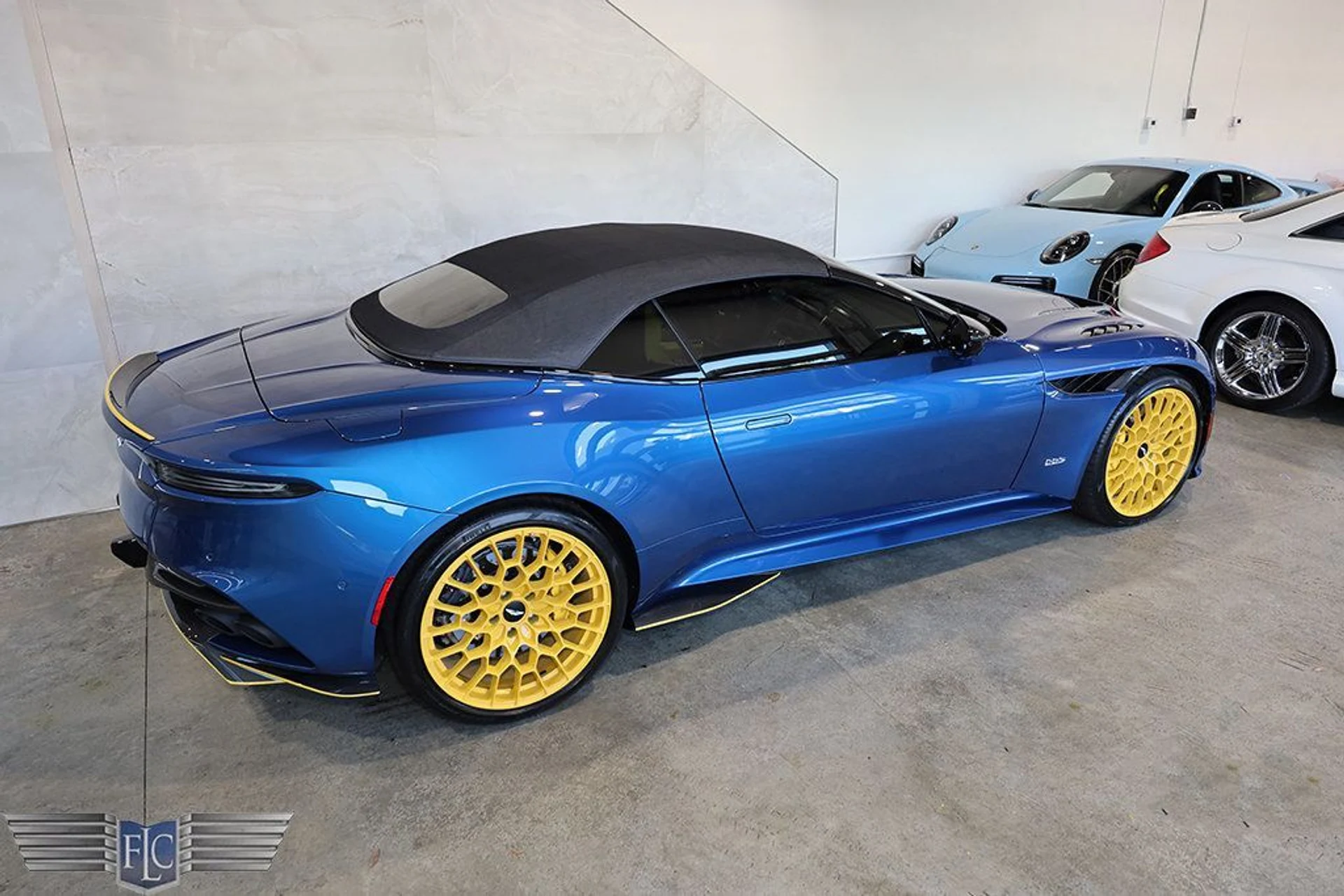 mph054_2014448397_used_2023_aston_martin_dbs_20235volante770ultimate_9689_22994688_55_1024_6ff7bf9985