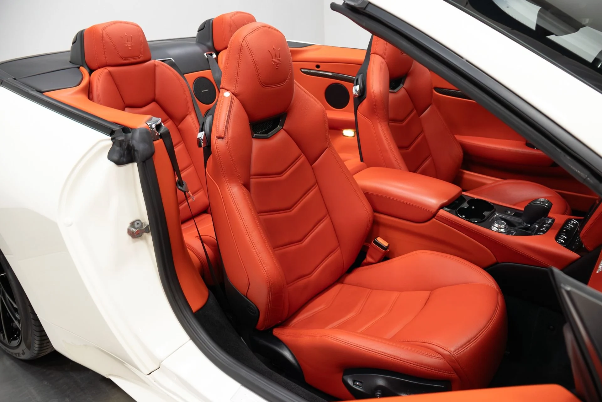 mph054_2028202952_Used_2018_Maserati_Gran_Turismo_1761598740_a2c552bfab