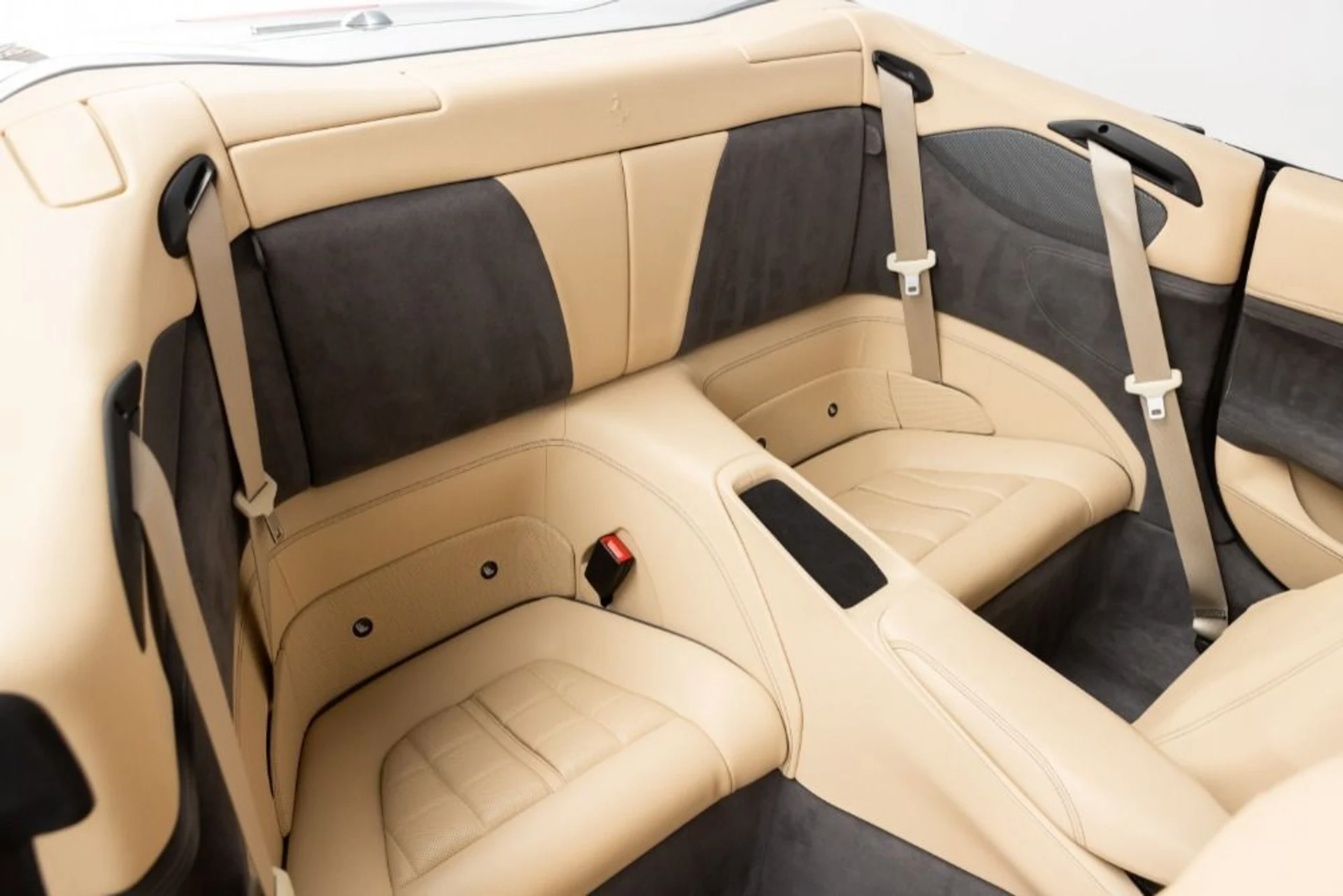 mph054_2032668535_Used_2019_Ferrari_Portofino_ef339f401d