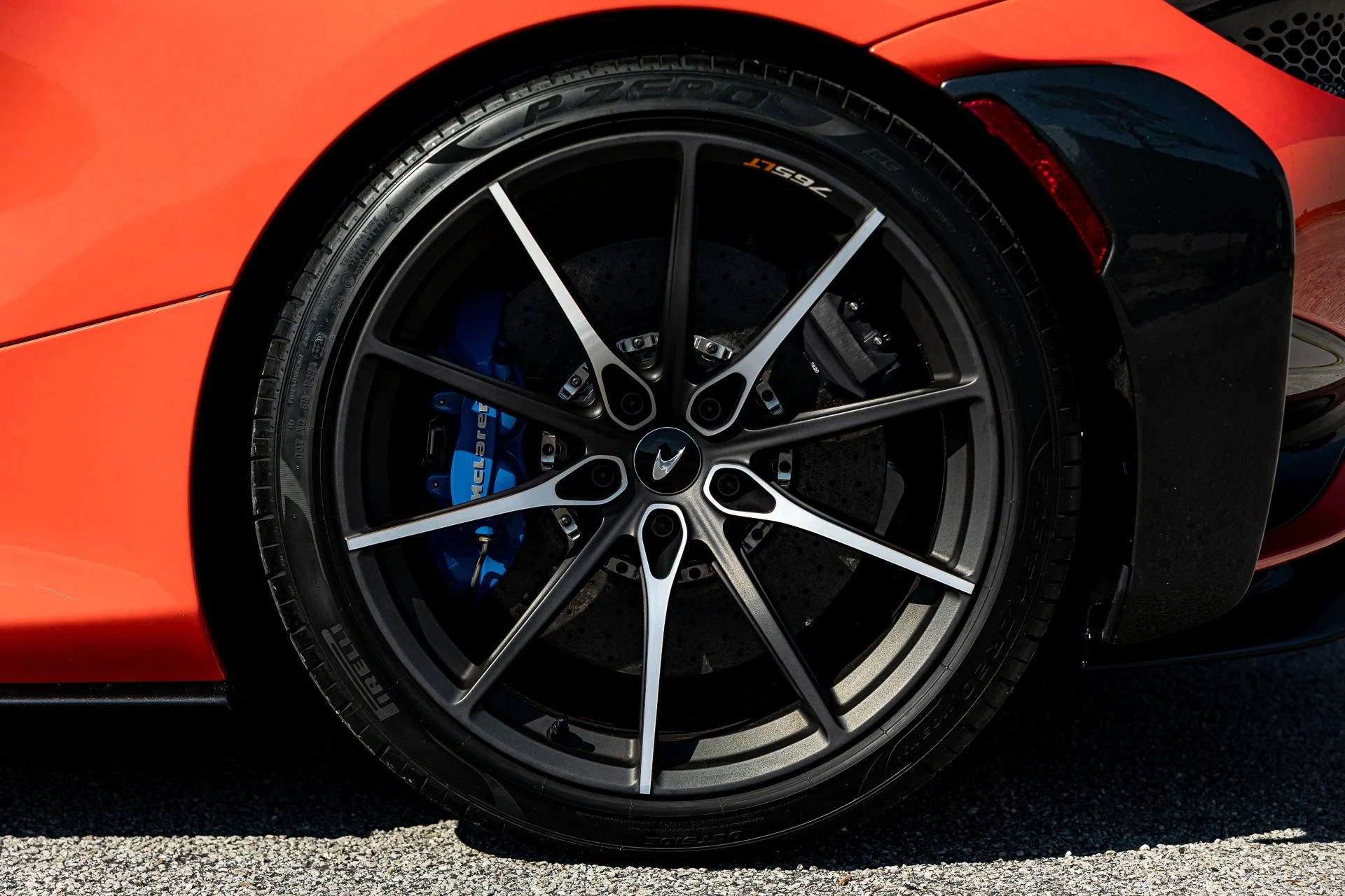 mph054_204322417_249_p55_l_5b4847479d