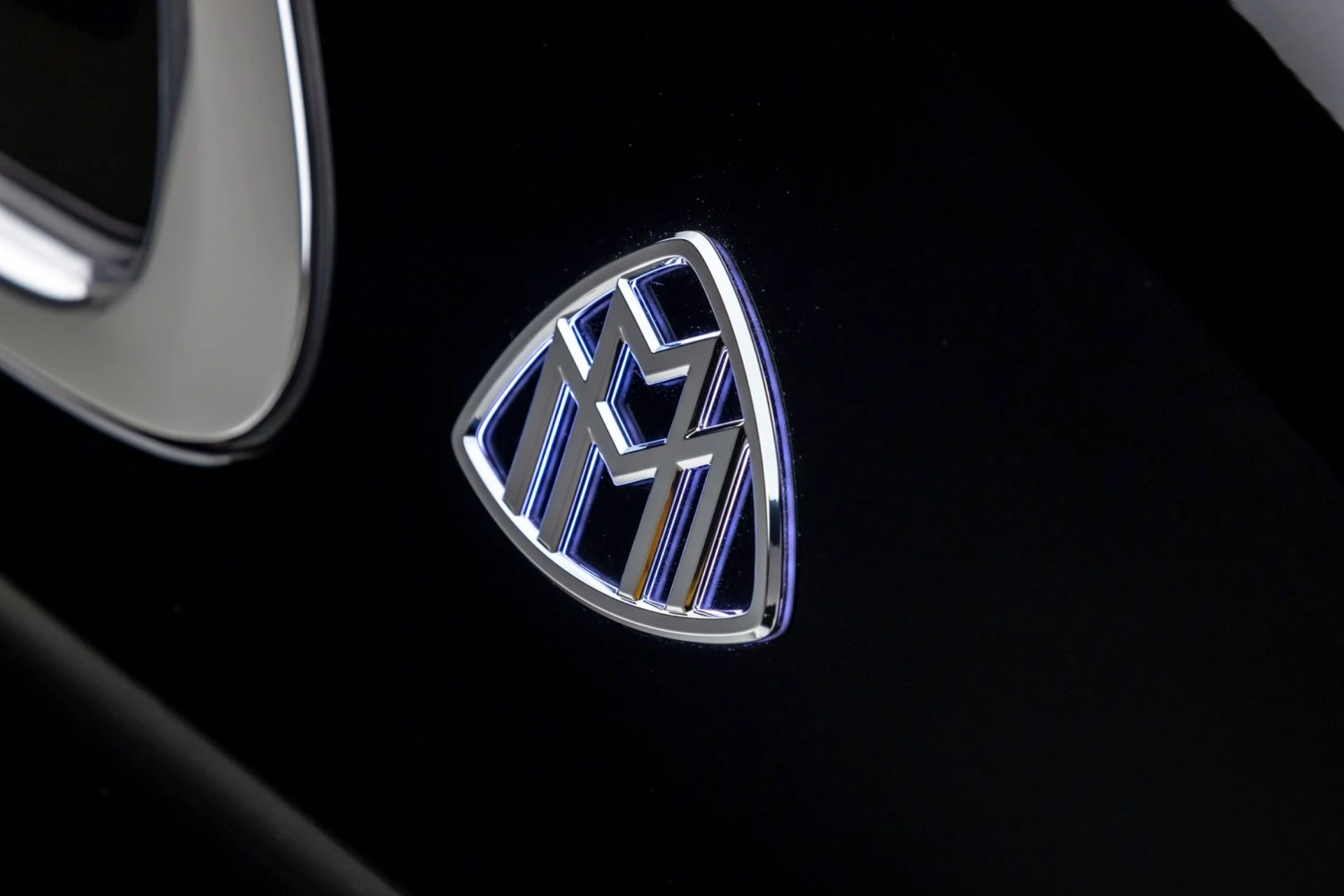 mph054_2090065843_13213_p55_l_654d260188