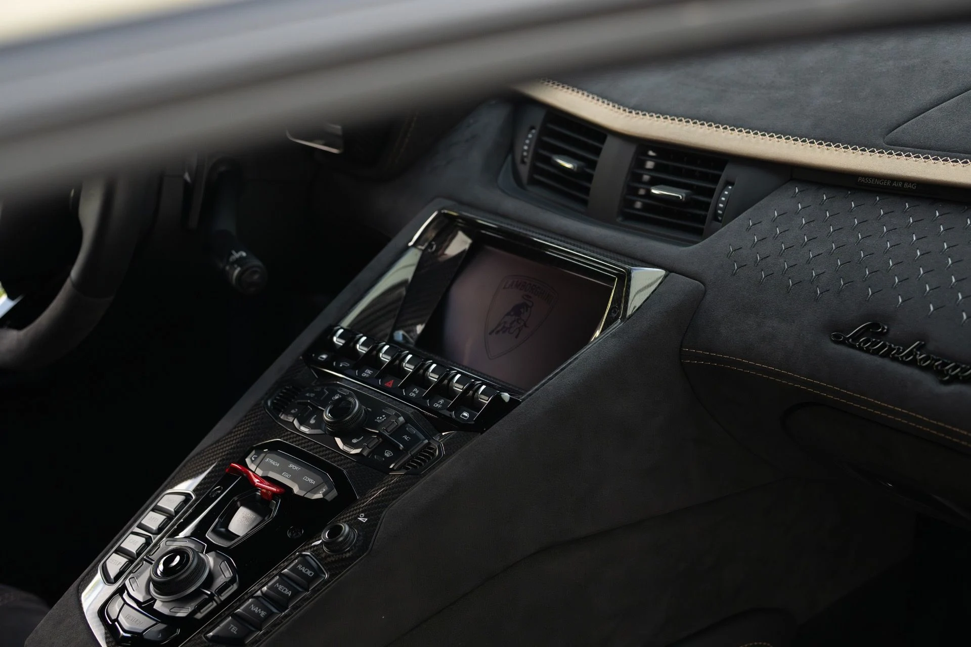 mph054_2095541659_Used_2022_Lamborghini_Aventador_LP_780_4_Ultimae_1758834809_76339f0693