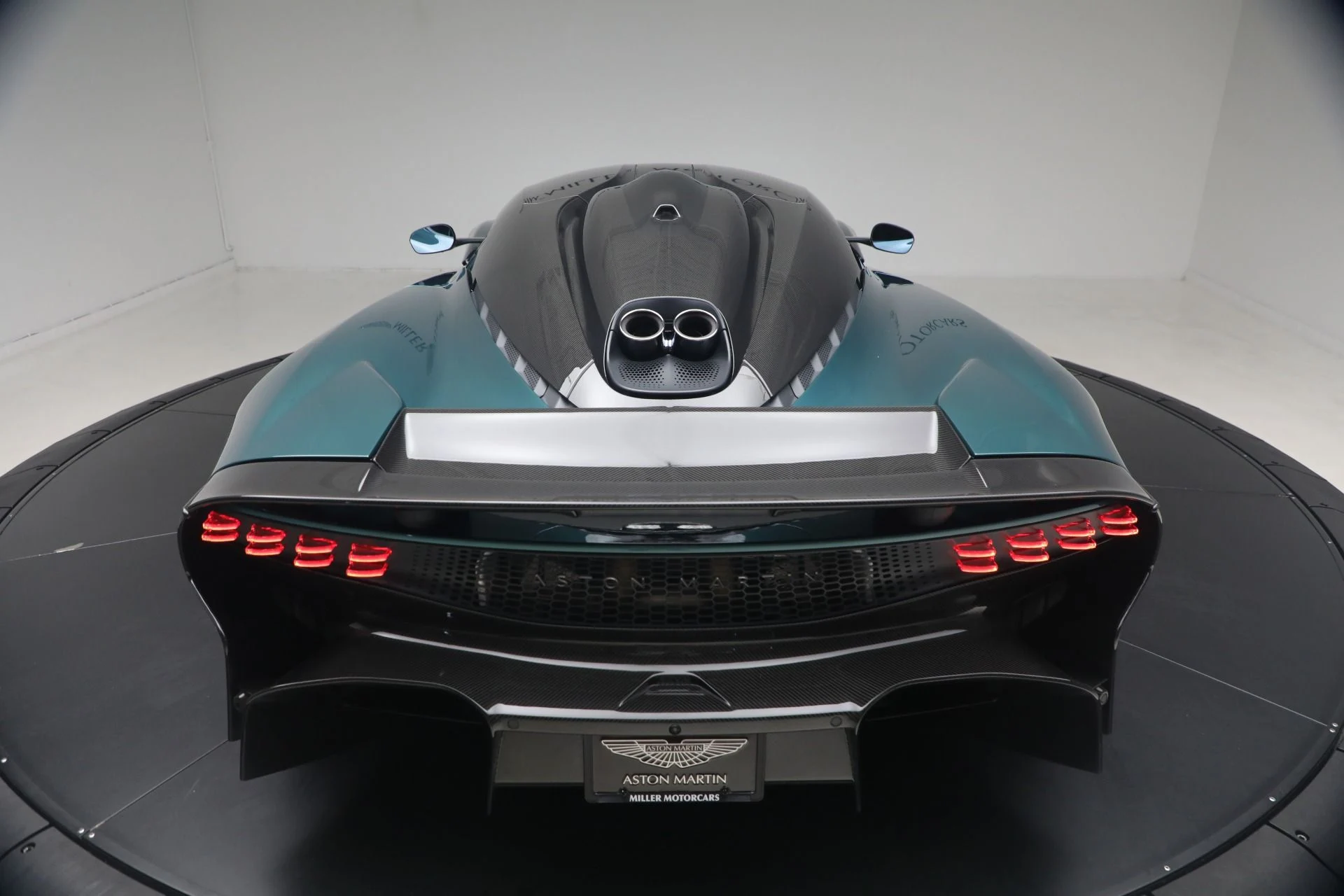 mph054_2175410182_New_2026_Aston_Martin_Valhalla_1779312617_eb8779a954