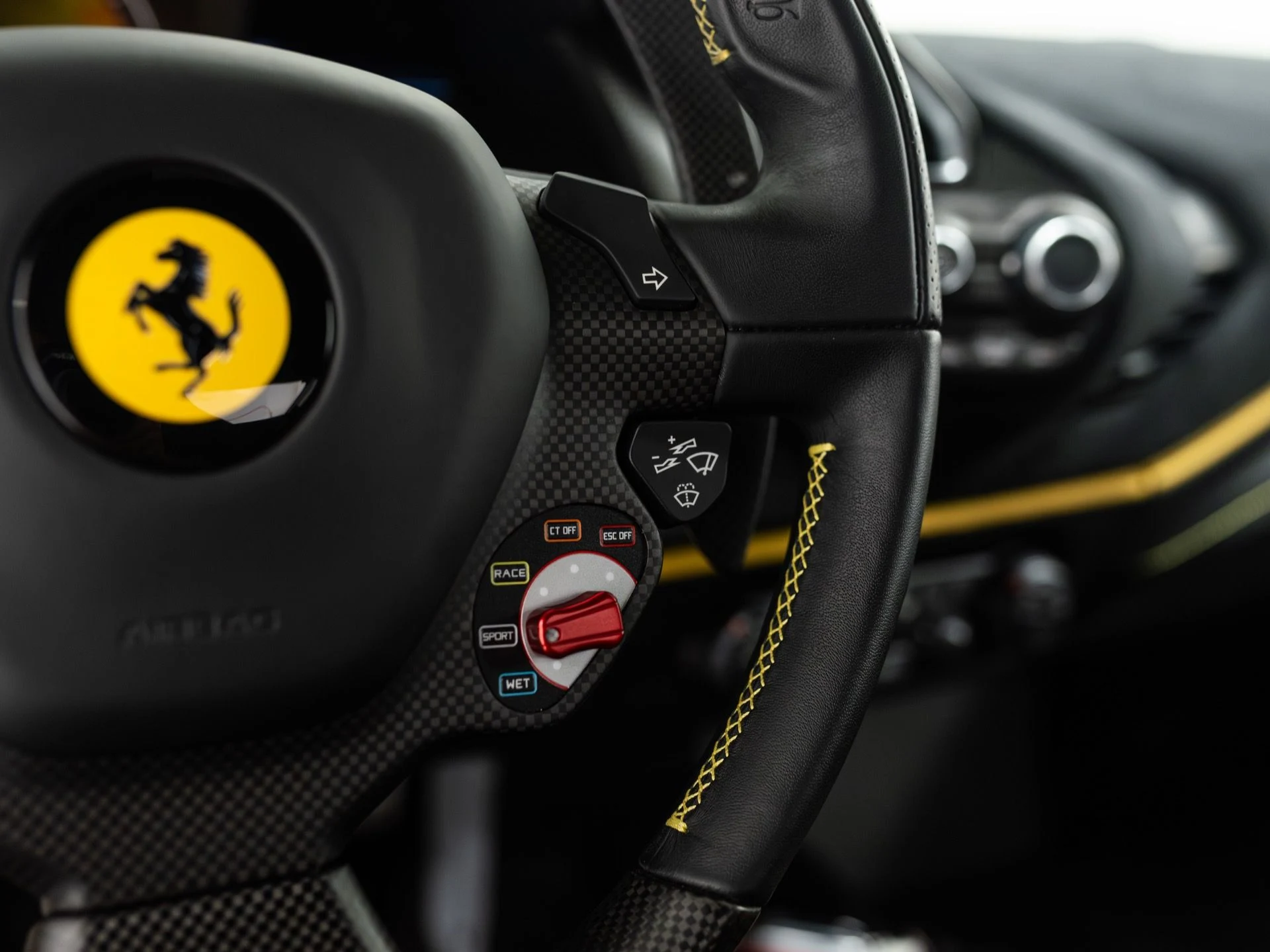 mph054_2201744755_13284_p55_l_36bd596424