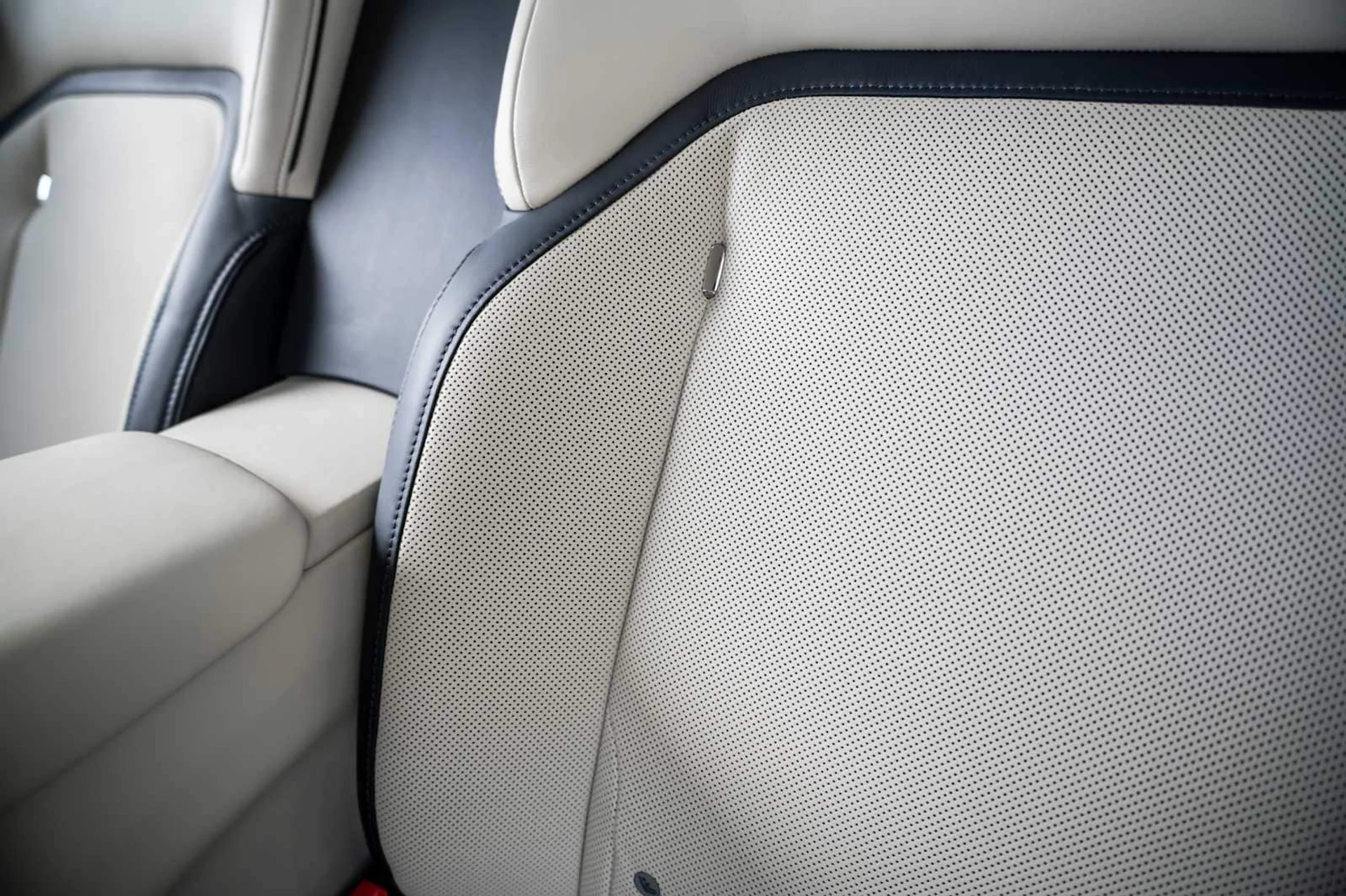 mph054_2218149452_ea960d1f506cbdcd3c8357174d1c7374x_df469ffc11