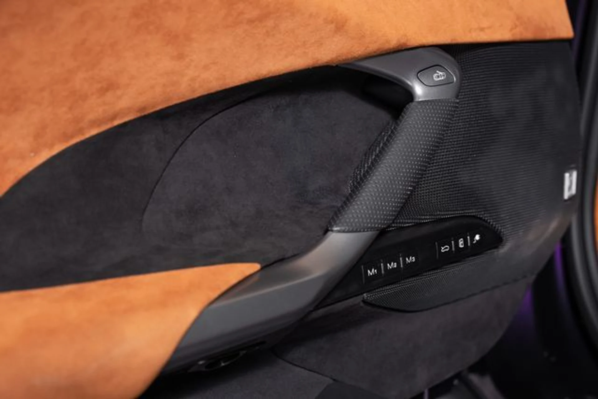 mph054_2232792882_ead41bd405064a8ea63db090d3e4bb8bx_54de66bae7