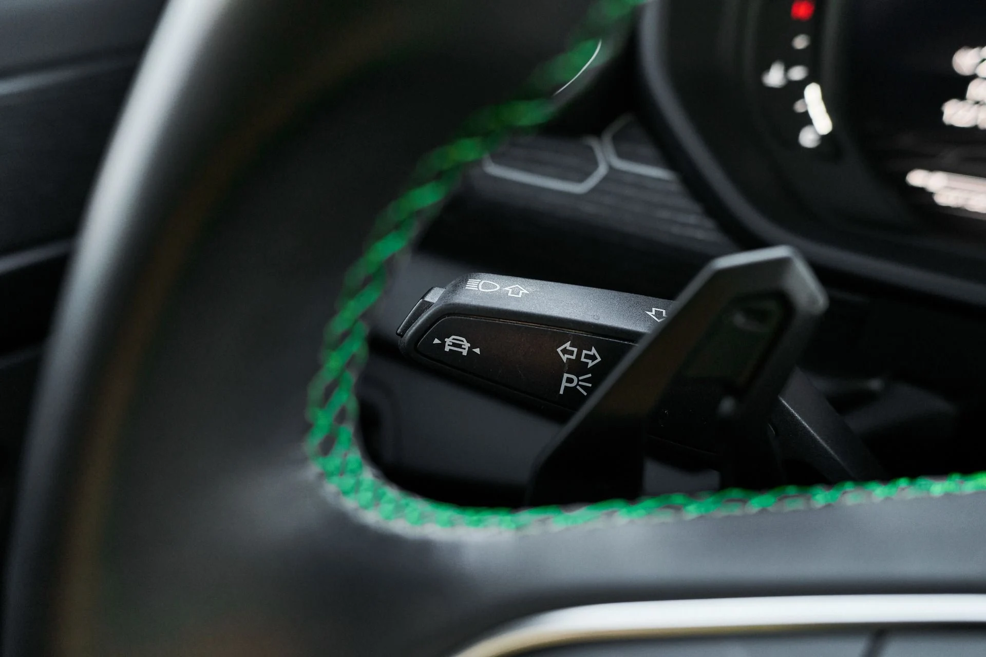 mph054_224476927_Used_2021_Lamborghini_Urus_1765854548_6d4ad3aba0