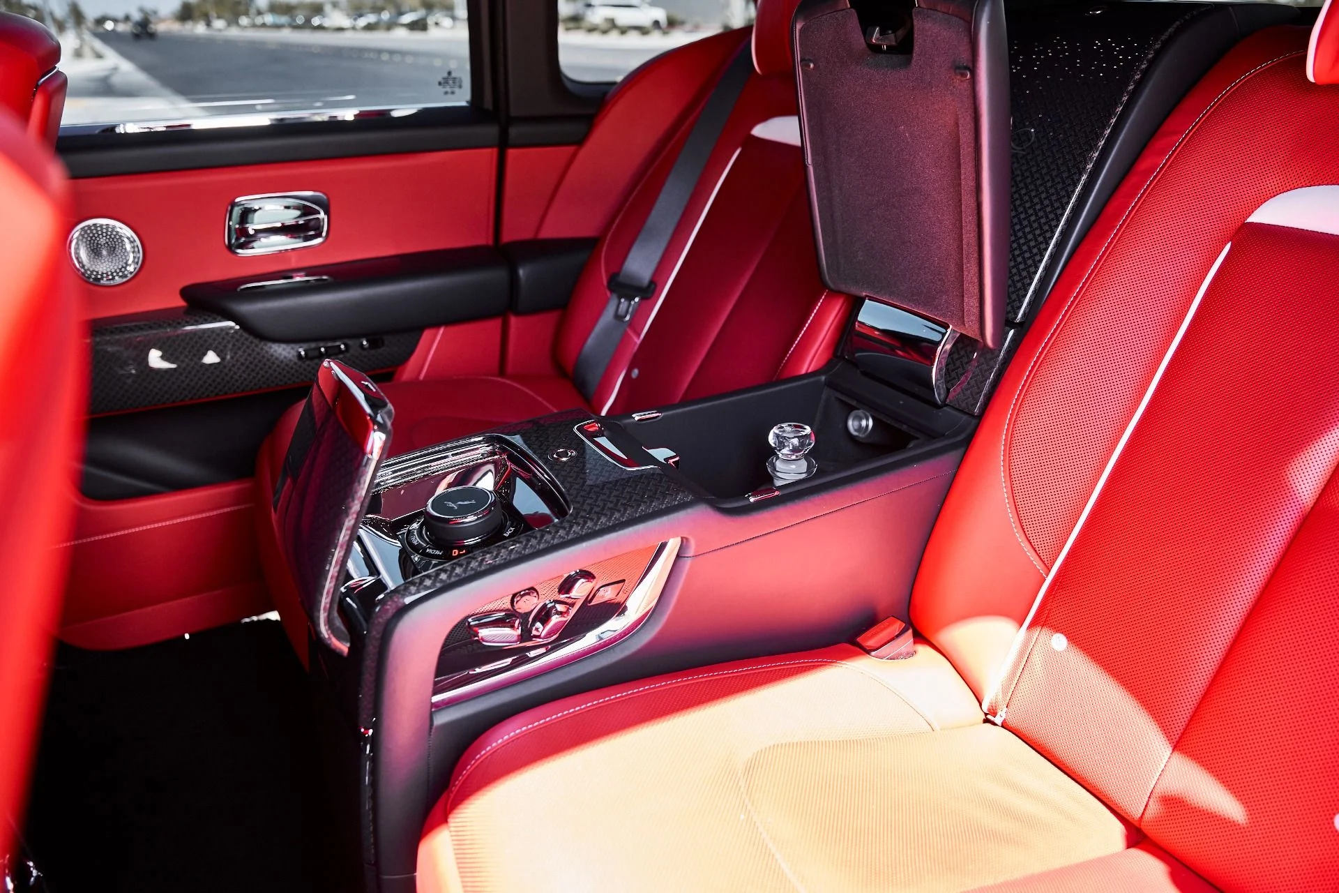 mph054_2253566129_Used_2024_Rolls_Royce_Cullinan_Black_Badge_1775871034_576d692770