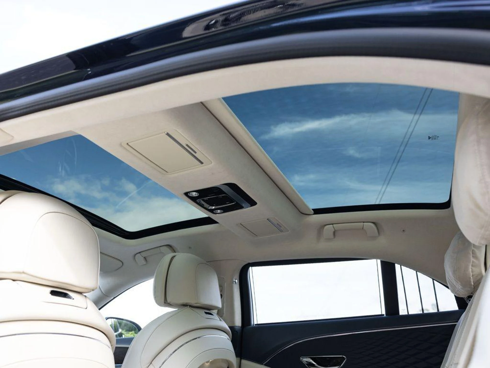 mph054_2273465232_515382885_69f36048087c98a25cbbb47a_fb27ad76ac