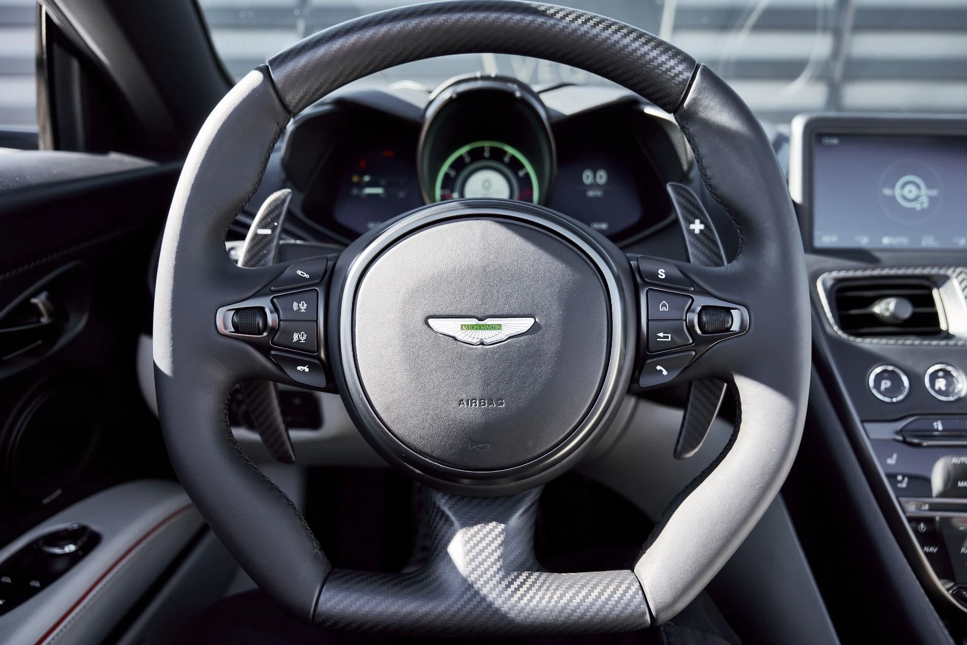 mph054_2274465124_Used_2023_Aston_Martin_DBS_Volante_1768877009_2e4dc44f1d