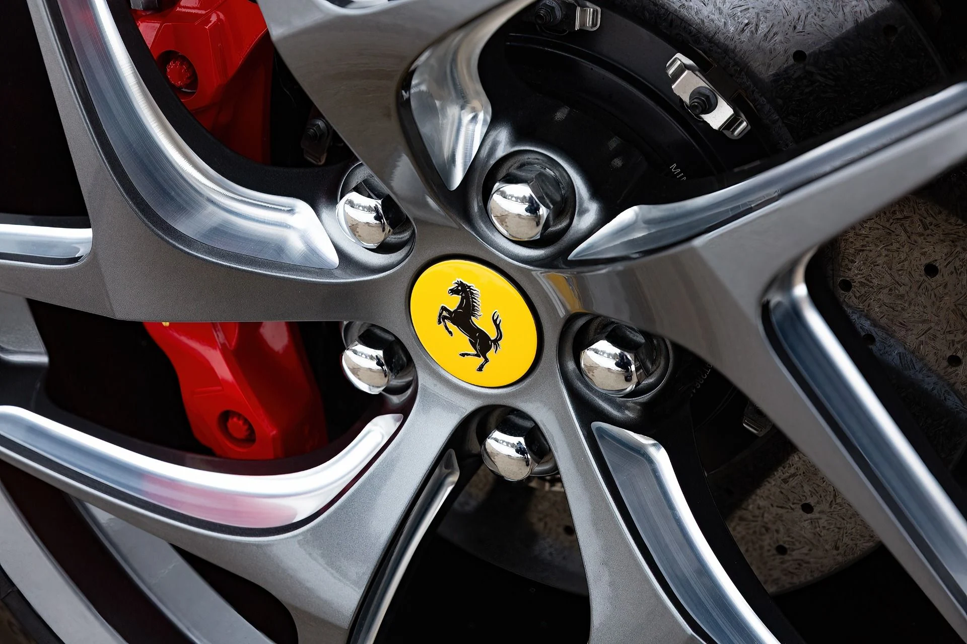 mph054_2277834046_Used_2020_Ferrari_812_Superfast_1765217828_d61fde04e4