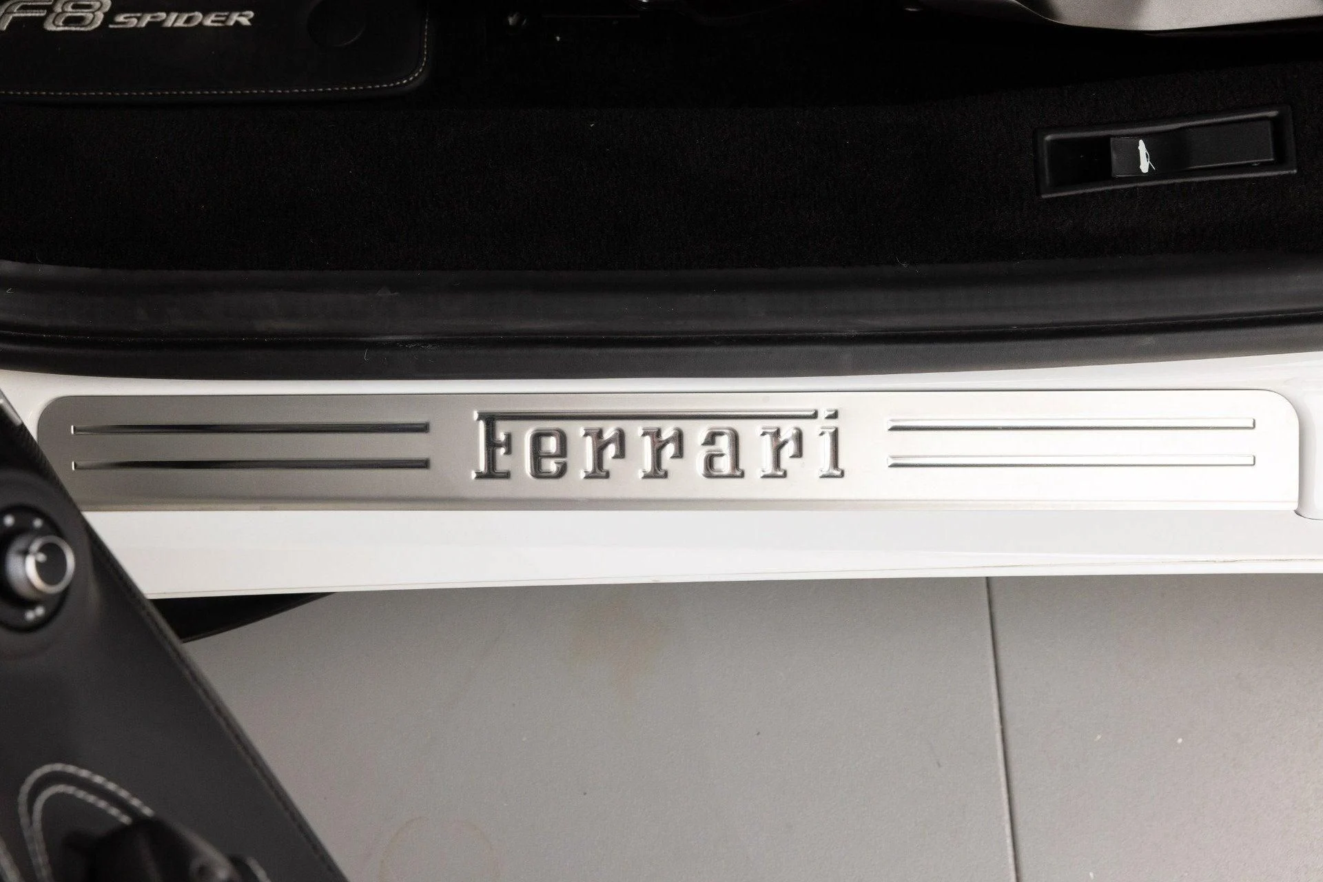mph054_2282122323_Used_2022_Ferrari_F8_Spider_1789652713_b8a8c9e1f3