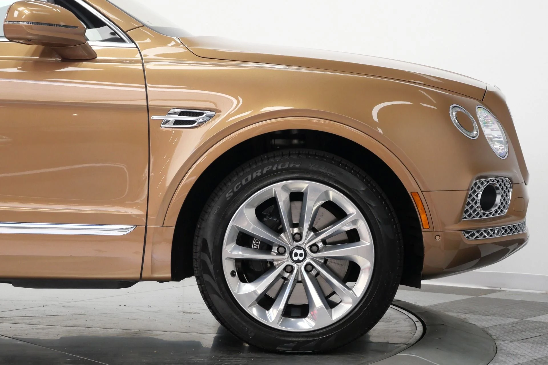 mph054_2288092963_Used_2017_Bentley_Bentayga_W12_Four_Seat_Comfort_Specification_with_Rear_Console_1776956660_bfd00d43a5