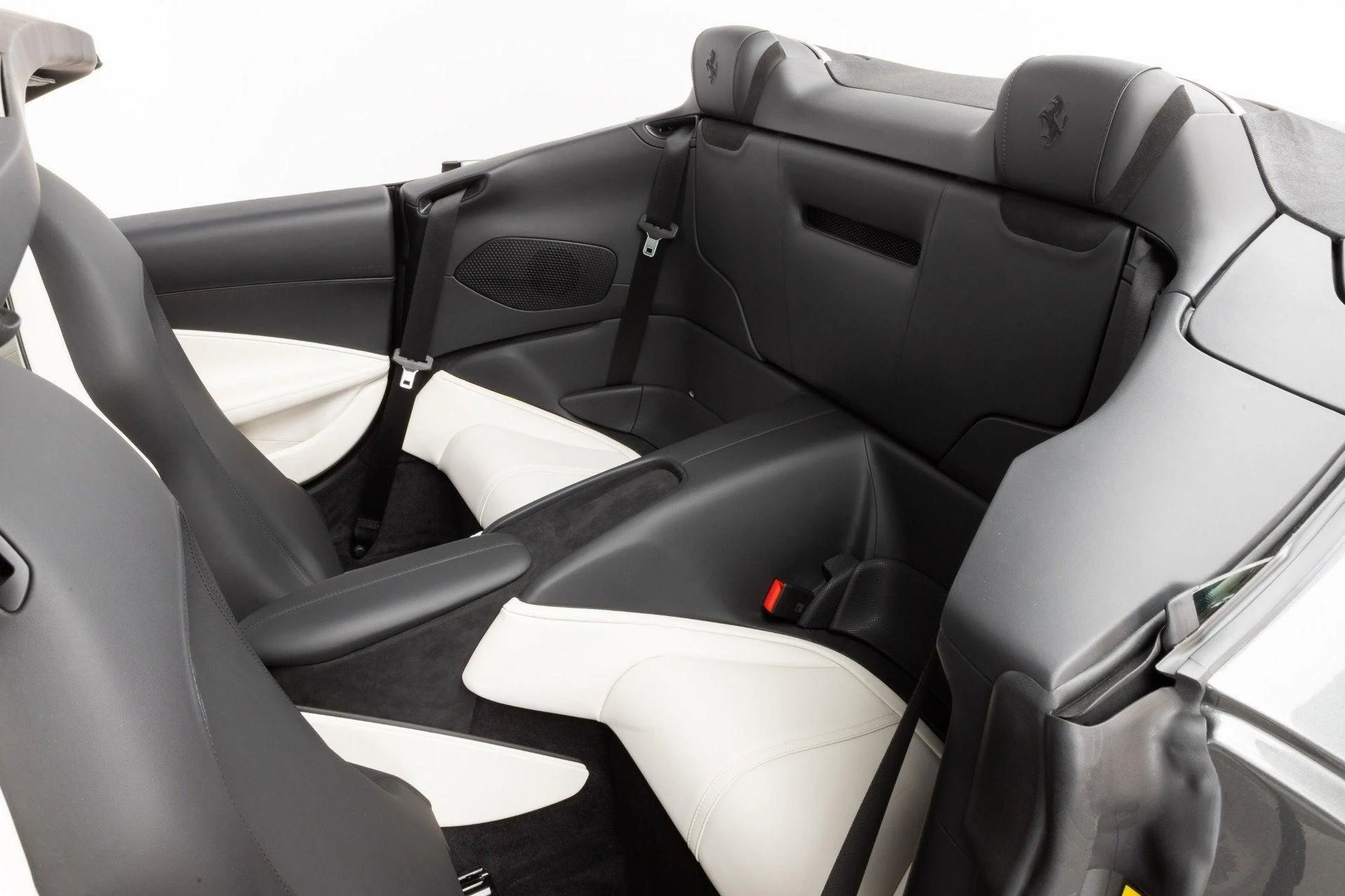 mph054_2292725542_Used_2024_Ferrari_Roma_Spider_1777367388_42faf7be80