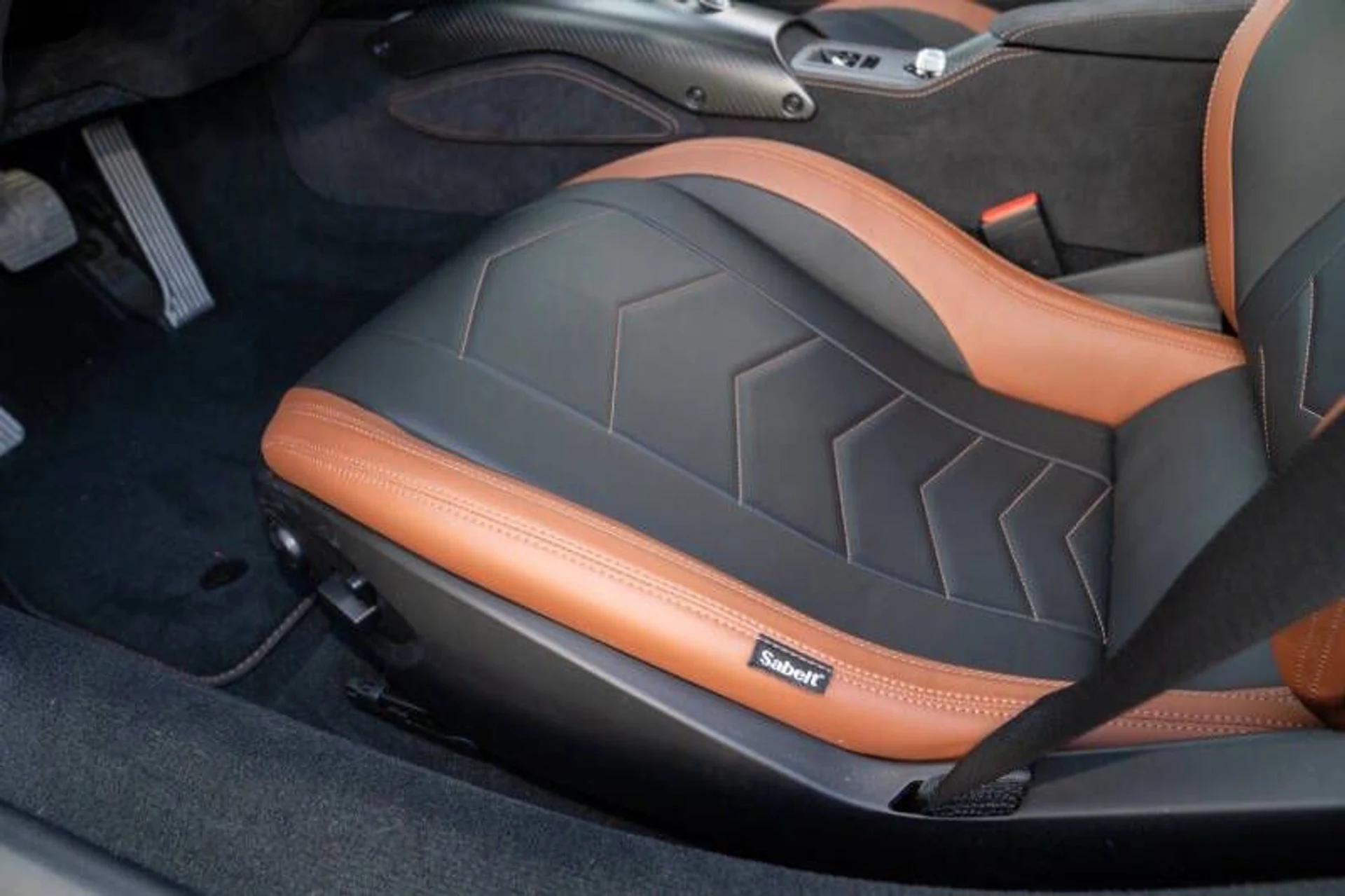 mph054_2308949359_2023_maserati_mc20_base_2dr_coupe_6e17912b98