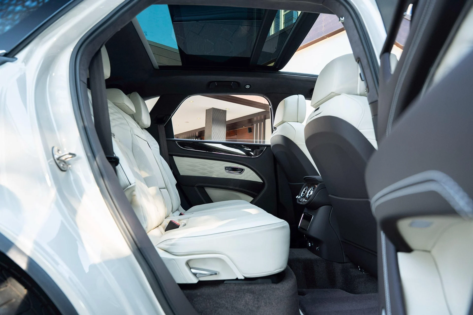 mph054_2315571757_470962090_69063cbeca1ae070f76ad728_b56ee8160a