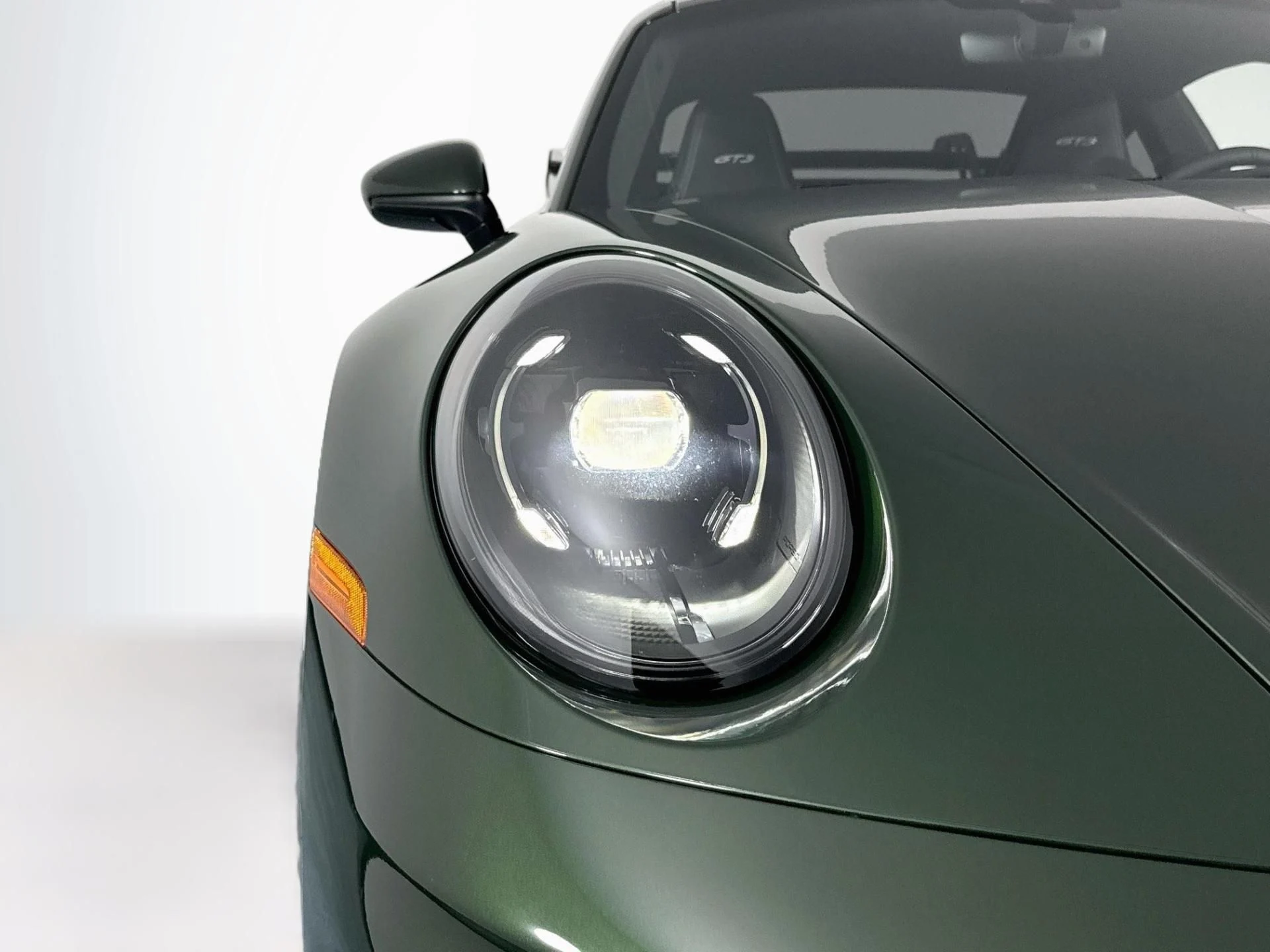 mph054_2324358303_Used_2026_Porsche_911_GT_3_1786473066_3485a60042