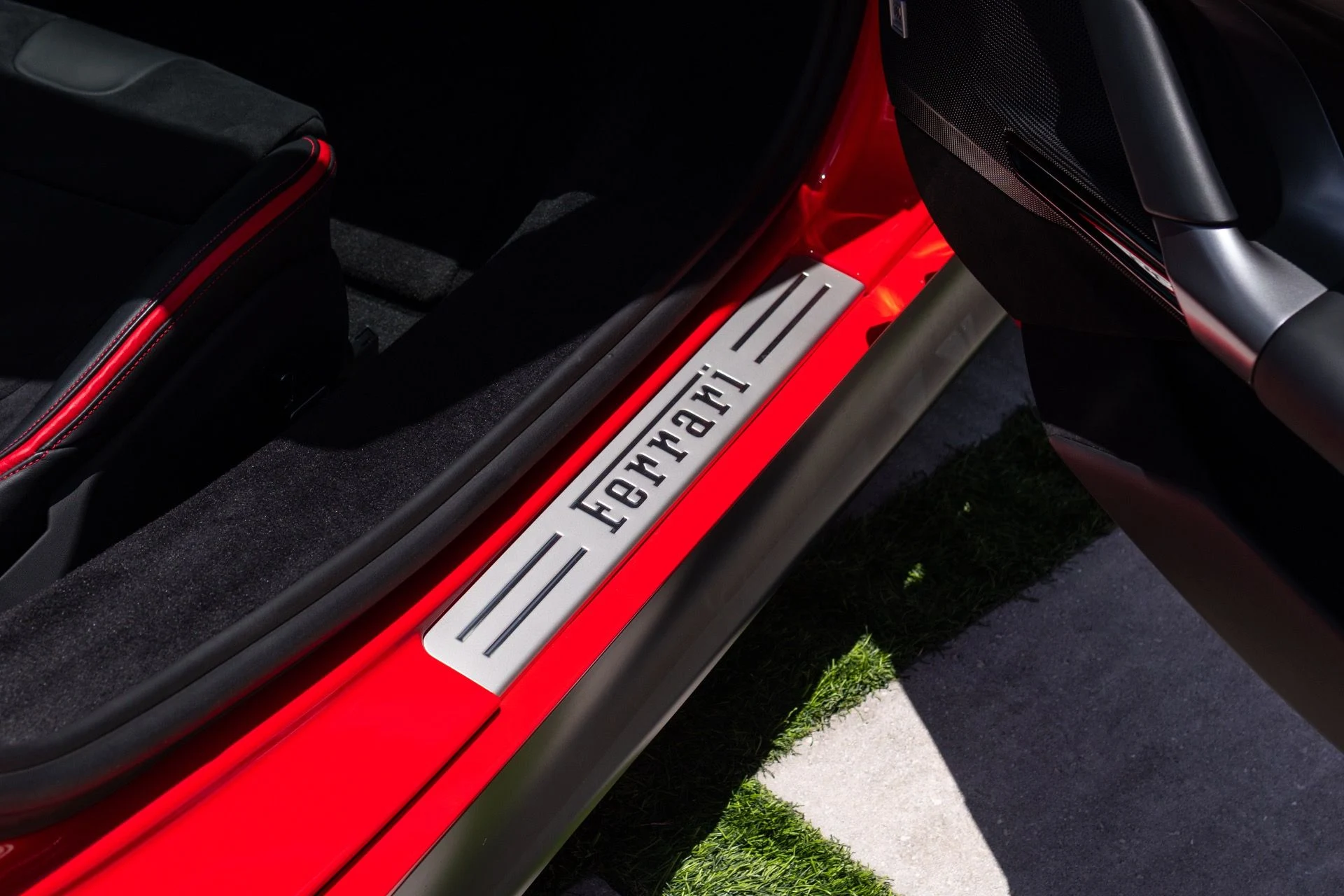 mph054_2381454079_Used_2025_Ferrari_SF_90_Spider_1779242340_e083a73336