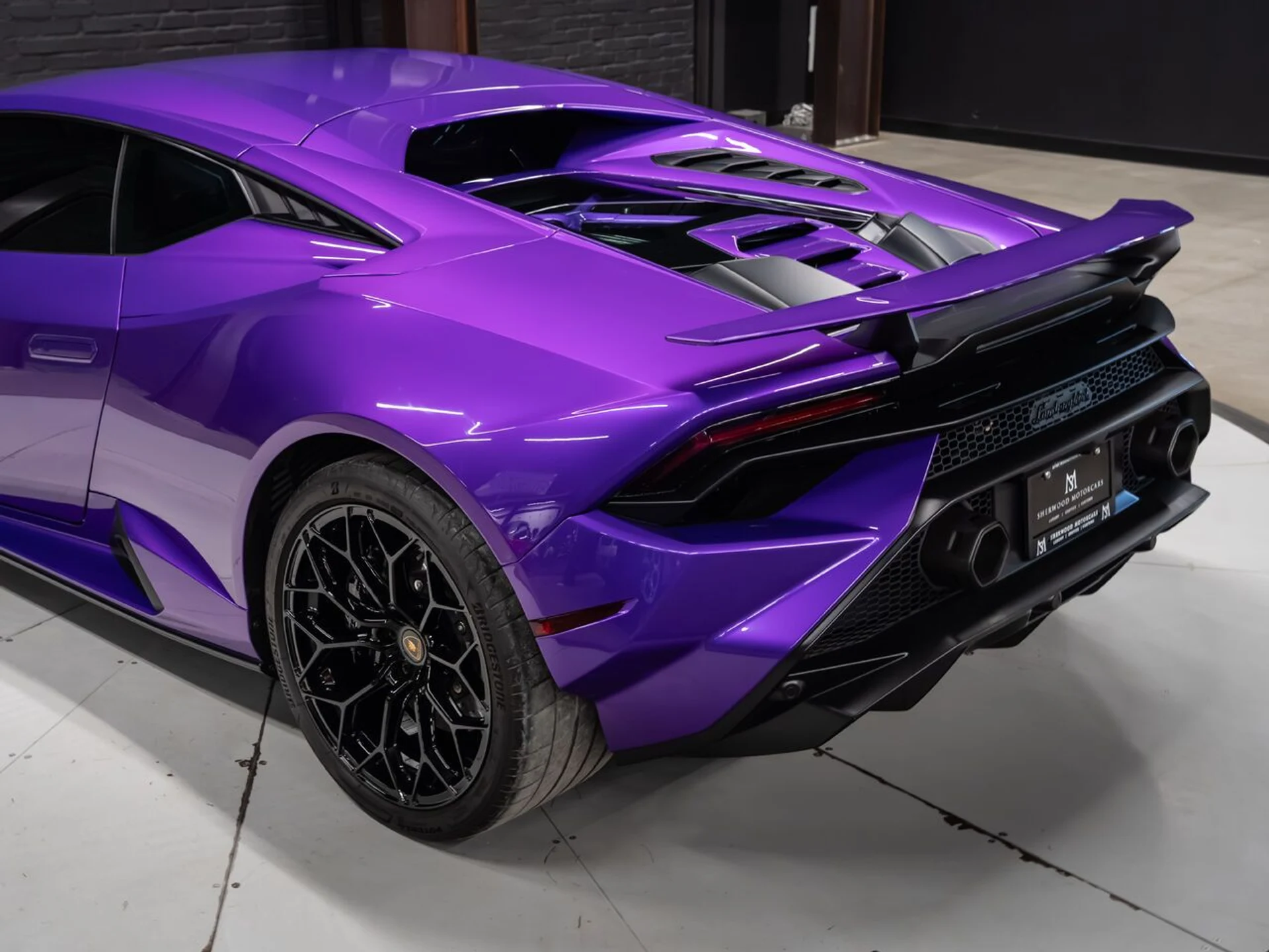 mph054_2393232698_lamborghini_huracan_tecnica_2023_3402cfb7ad