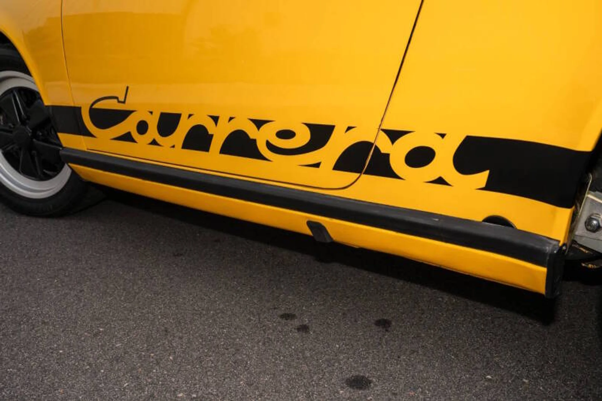 mph054_2410429884_1976_porsche_911_carrera_coupe_911_carrera_coupe_e22aca1546