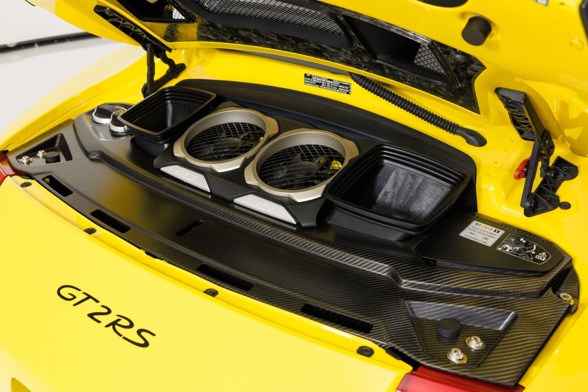 mph054_2422241163_Used_2018_Porsche_911_GT_2_RS_1787778691_7bb1dc05b0