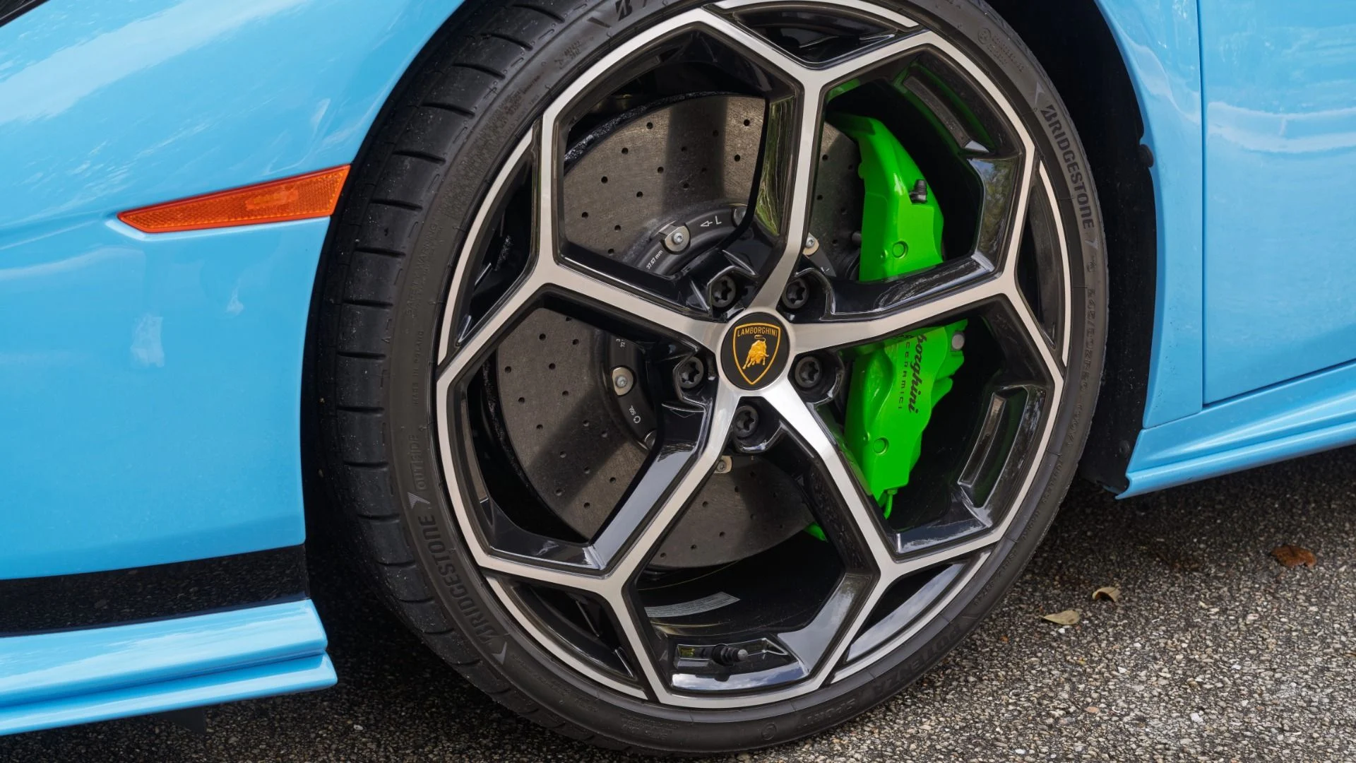 mph054_2432581678_Used_2024_Lamborghini_Huracan_Tecnica_1759423348_1426e895ae