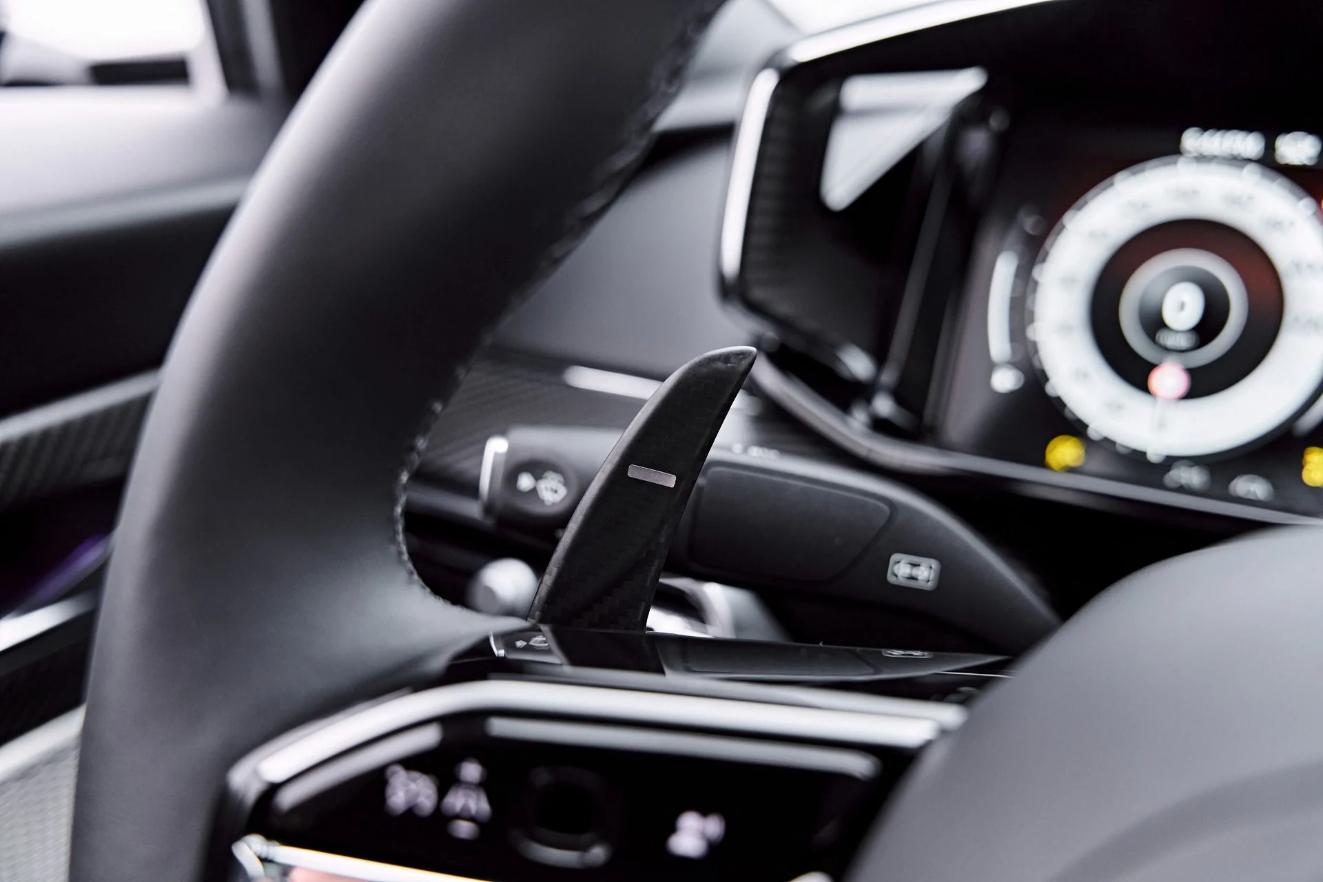 mph054_2441255143_Used_2025_Aston_Martin_Vanquish_V12_1786045862_91deaa2749