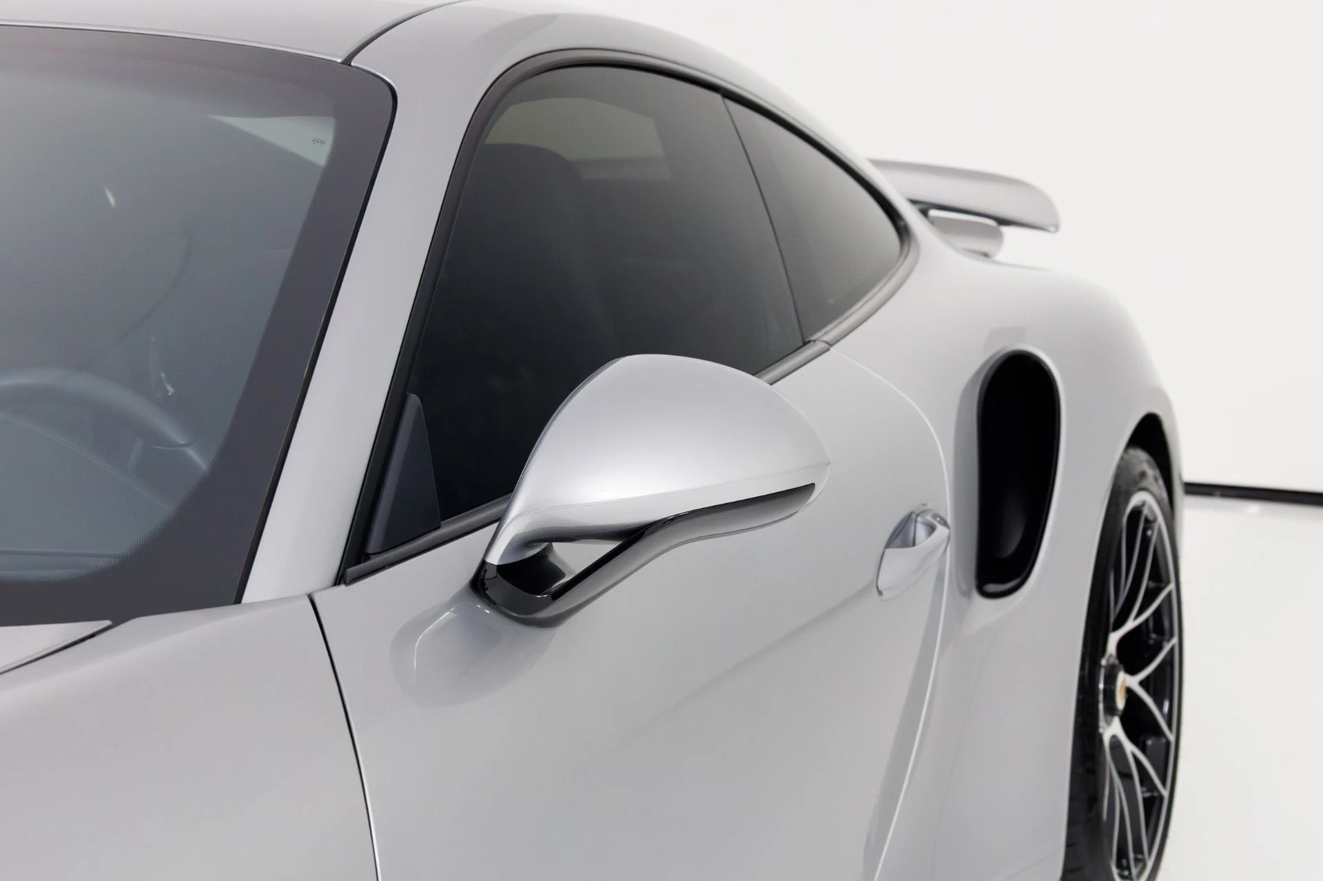 mph054_2447671431_Used_2019_Porsche_911_Turbo_S_1770314080_a236dce5bf