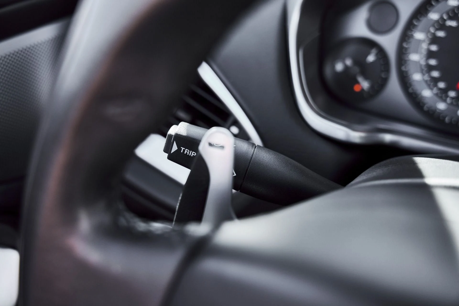 mph054_2449317132_Used_2017_Aston_Martin_Vanquish_Volante_1773797532_ded5c2d328