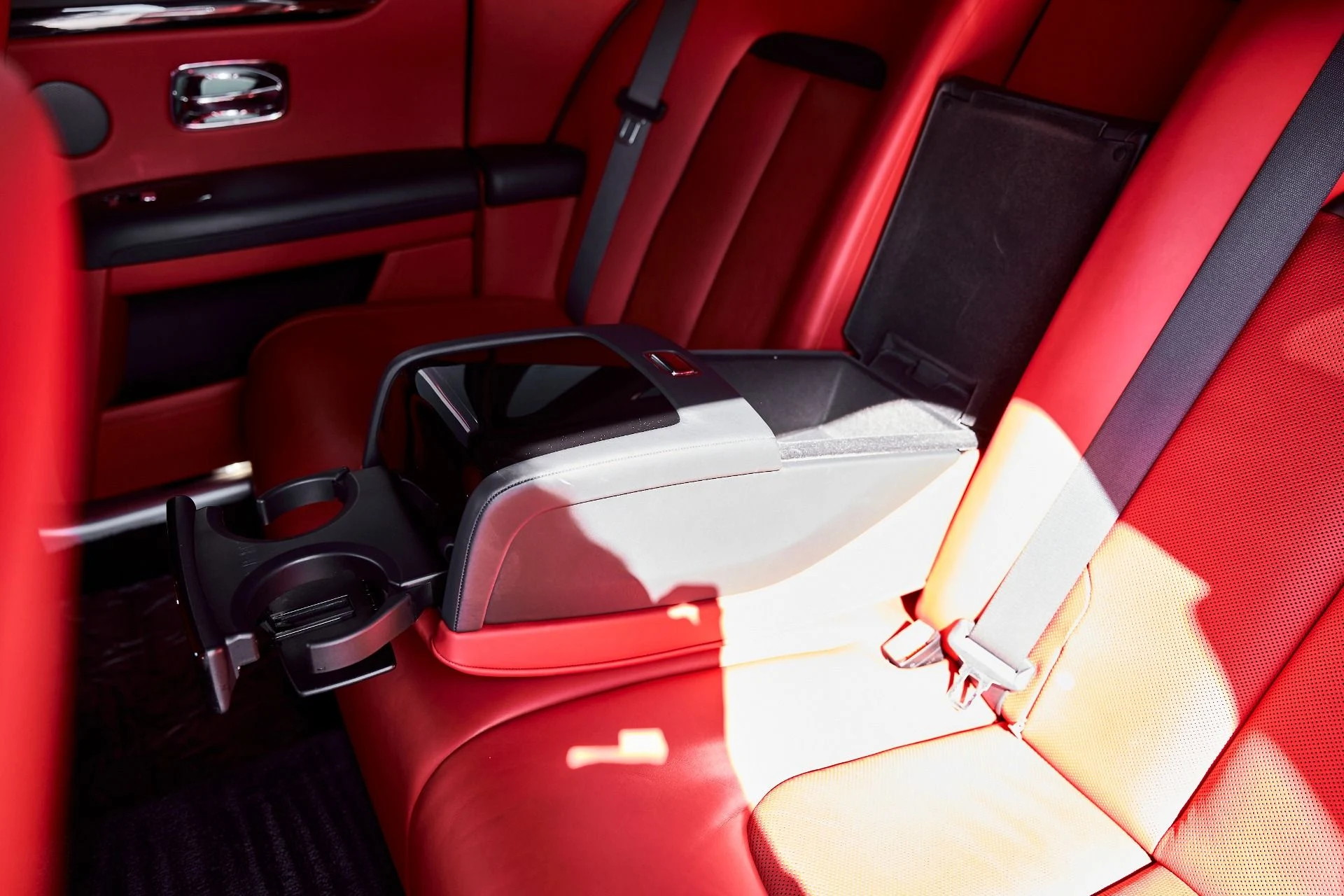 mph054_2452321978_Used_2022_Rolls_Royce_Ghost_Base_1772766067_b35289f7d5