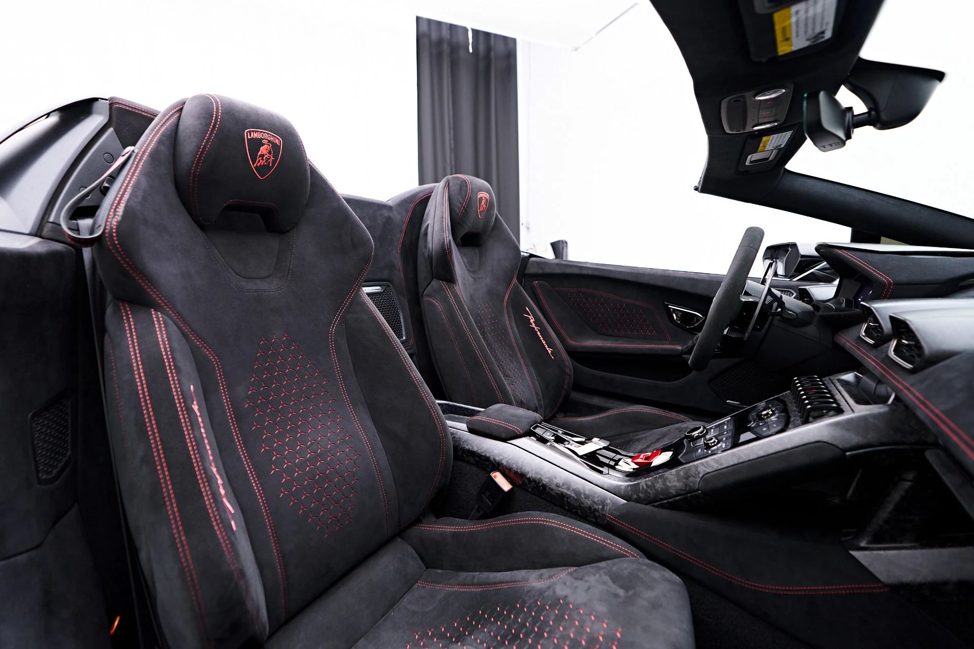 mph054_2459065218_Used_2018_Lamborghini_Huracan_Performante_1754074926_62cee9483c