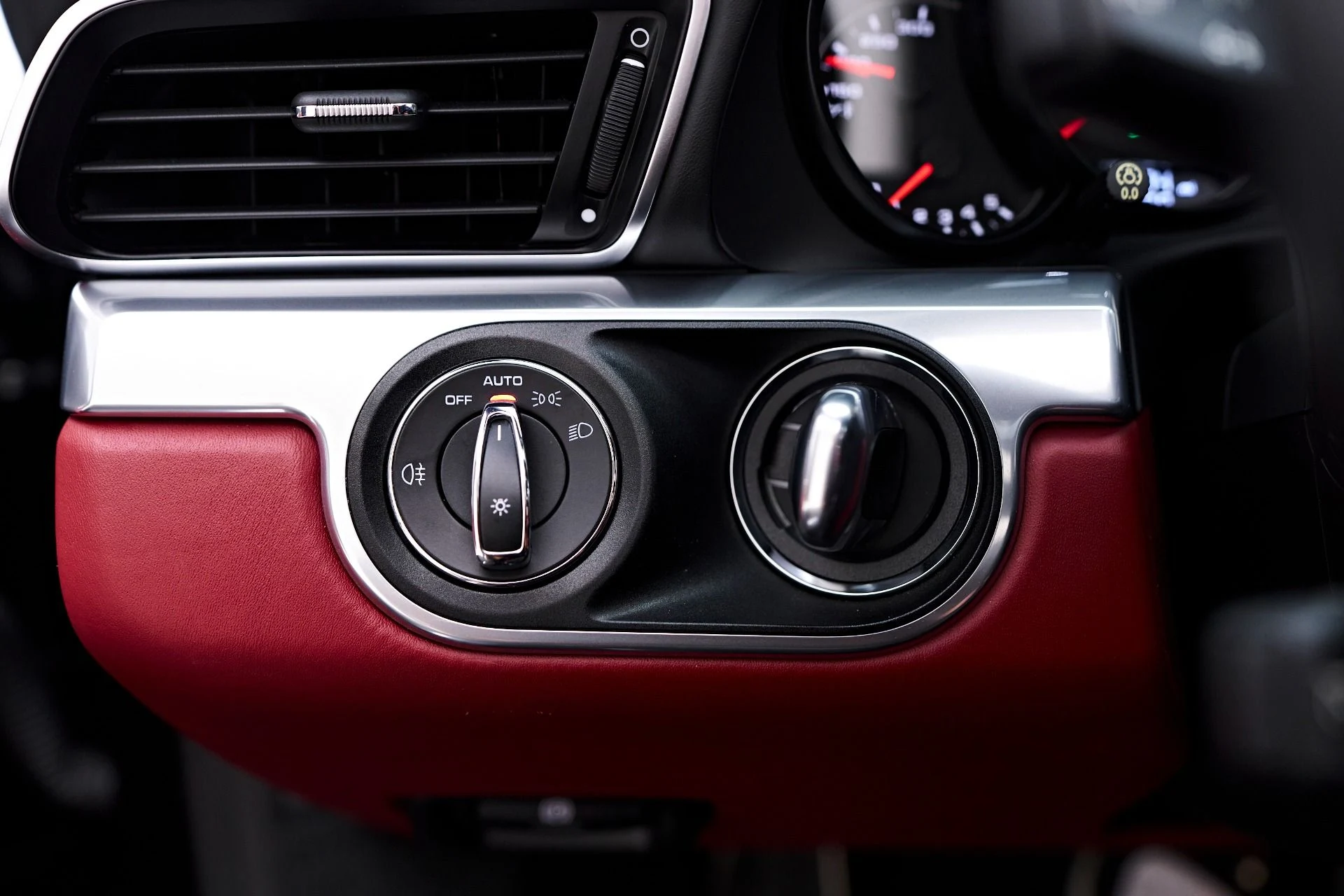 mph054_246439569_Used_2019_Porsche_911_Turbo_1750270685_adbe405222