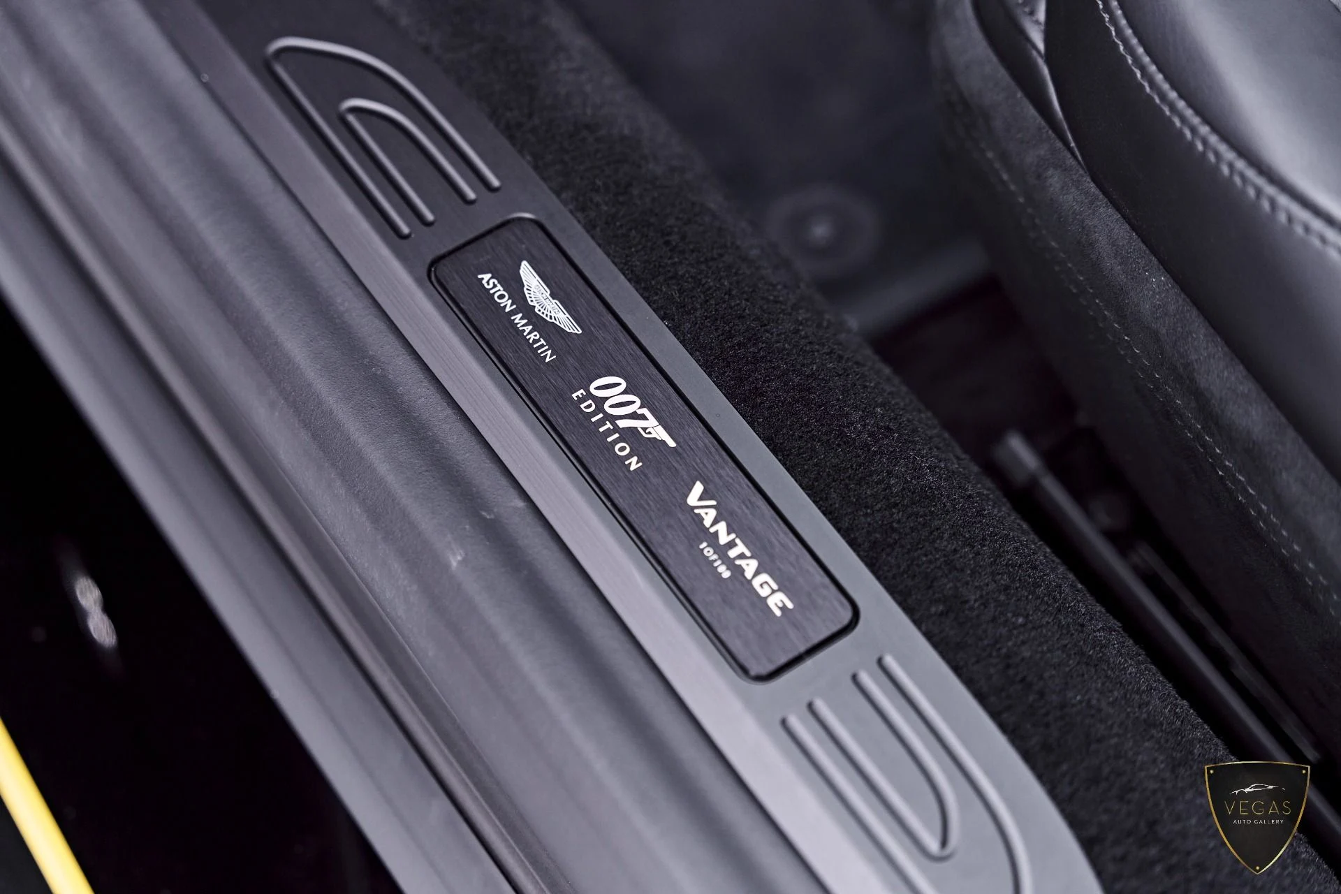 mph054_2518981607_Used_2021_Aston_Martin_Vantage_Base_1785210169_3d88e1f04b