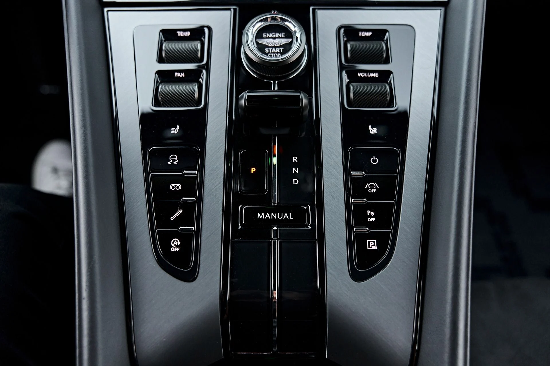 mph054_2520740682_Used_2024_Aston_Martin_DB_12_1789627810_81ea24ba78