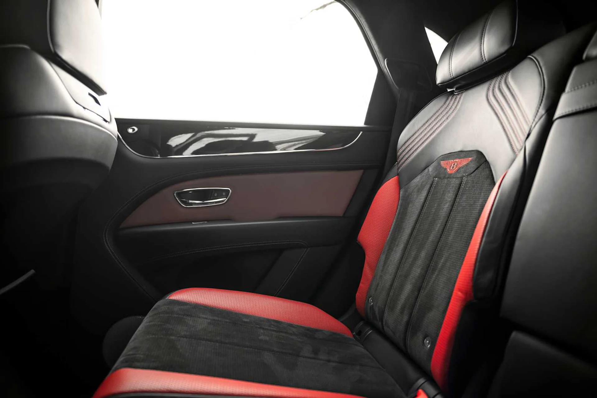 mph054_2528617346_56cc9153b60d9b03f3a5029ac52caef8x_e364421333