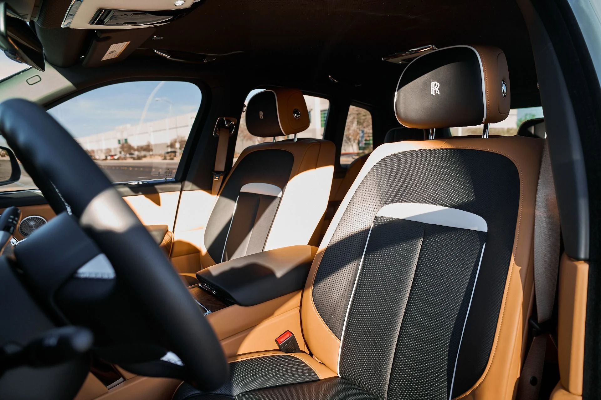 mph054_2529962366_Used_2025_Rolls_Royce_Cullinan_Base_1766020446_5f2b8ce714