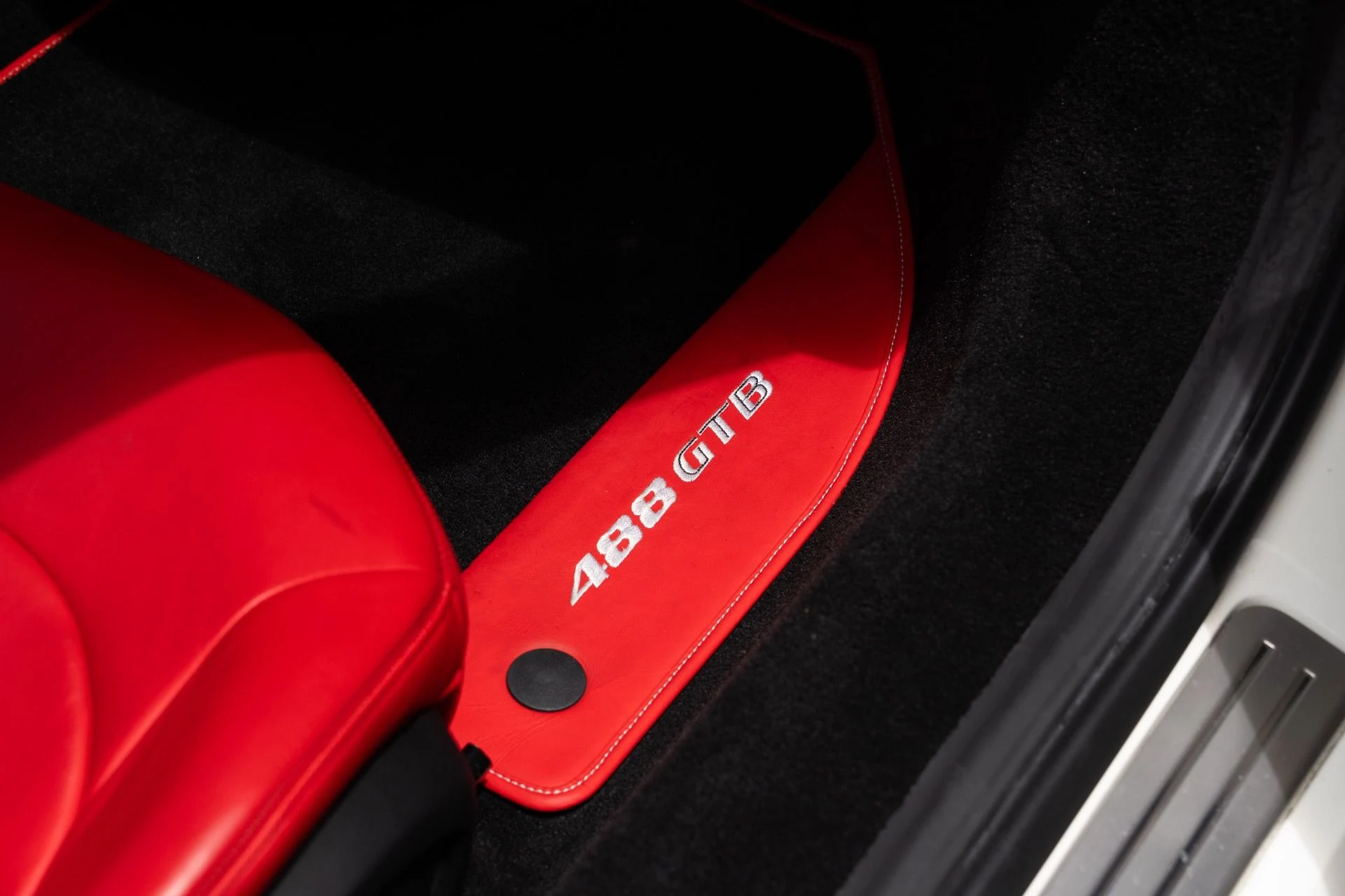 mph054_2543914033_Used_2016_Ferrari_488_GTB_1777085650_28b6dc683a