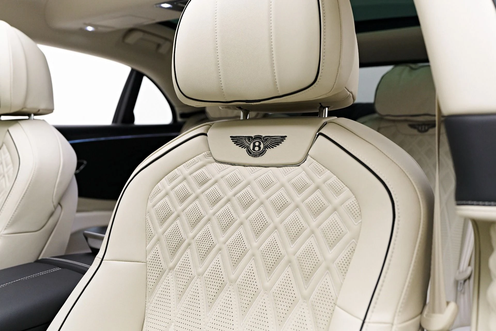 mph054_2546539218_Used_2021_Bentley_Flying_Spur_V8_1755391879_56d417ba4d