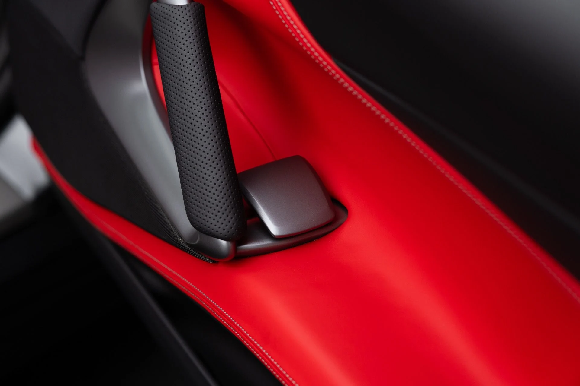 mph054_2566055955_Used_2022_Ferrari_812_GTS_1768275128_90f1bf4a63