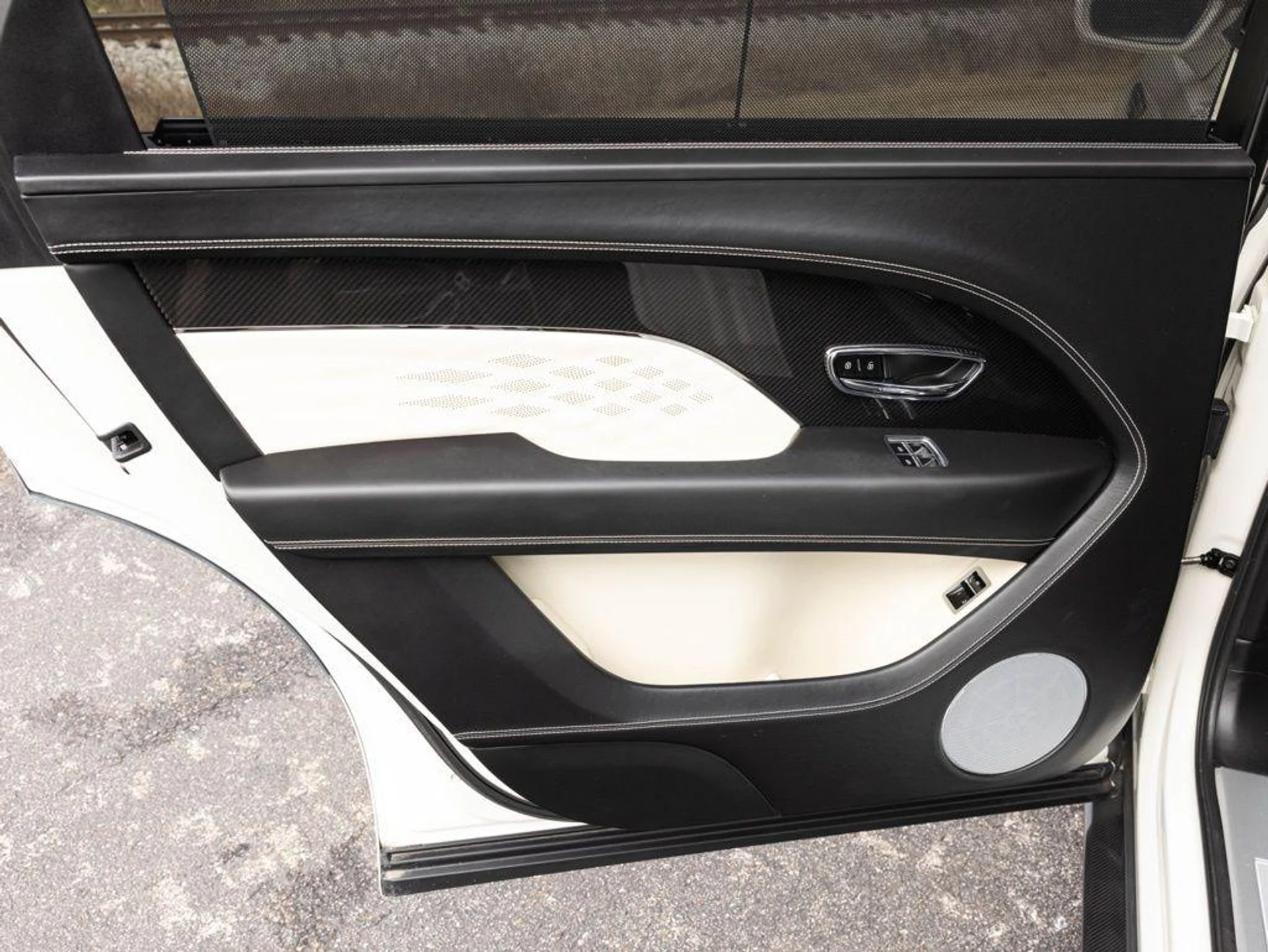 mph054_2576599359_492619448_69860443180868074e36c6bc_a75263ba52