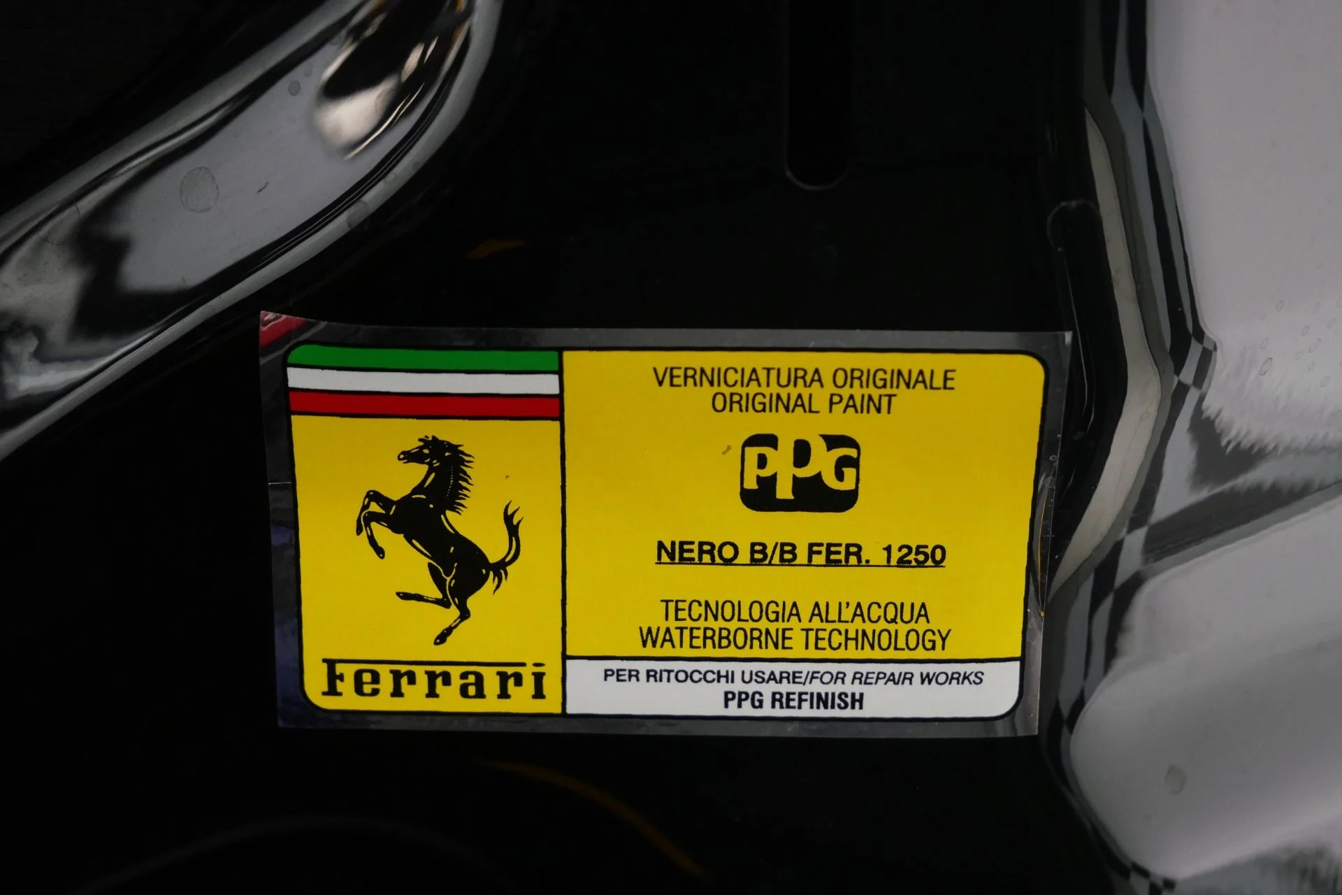 mph054_2592693305_Used_2015_Ferrari_California_T_Carbon_Fiber_Interior_Trim_Low_Miles_1778860408_e3c0948acd