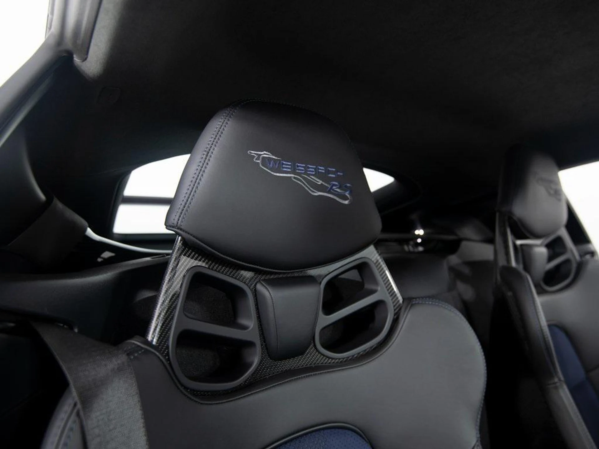 mph054_2604017557_lr_GXTKGVKYRR_5s_B_c5yr_Bj60cqc_cdd344c73a