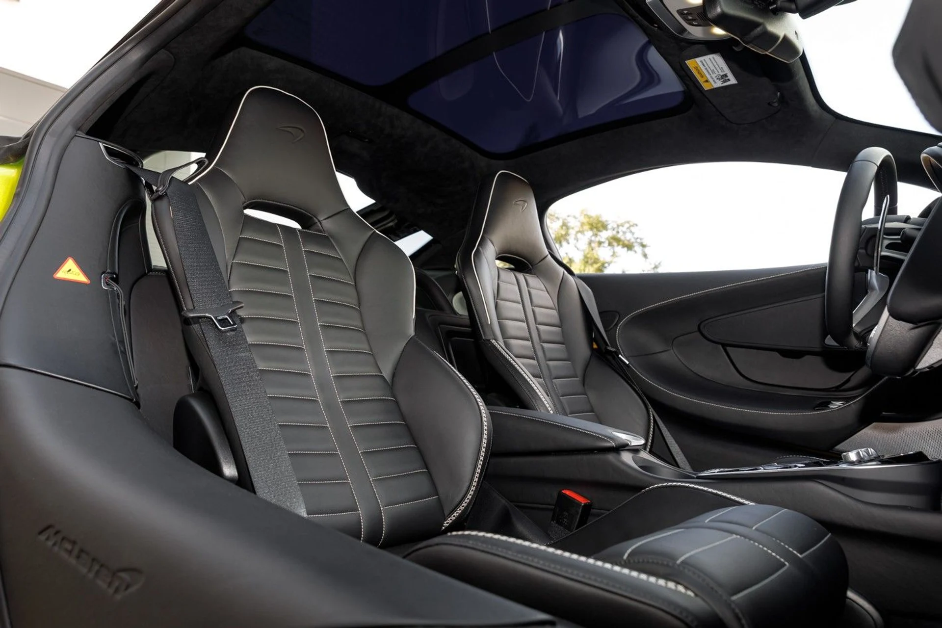 mph054_2616351455_462_p55_l_8612f0c847