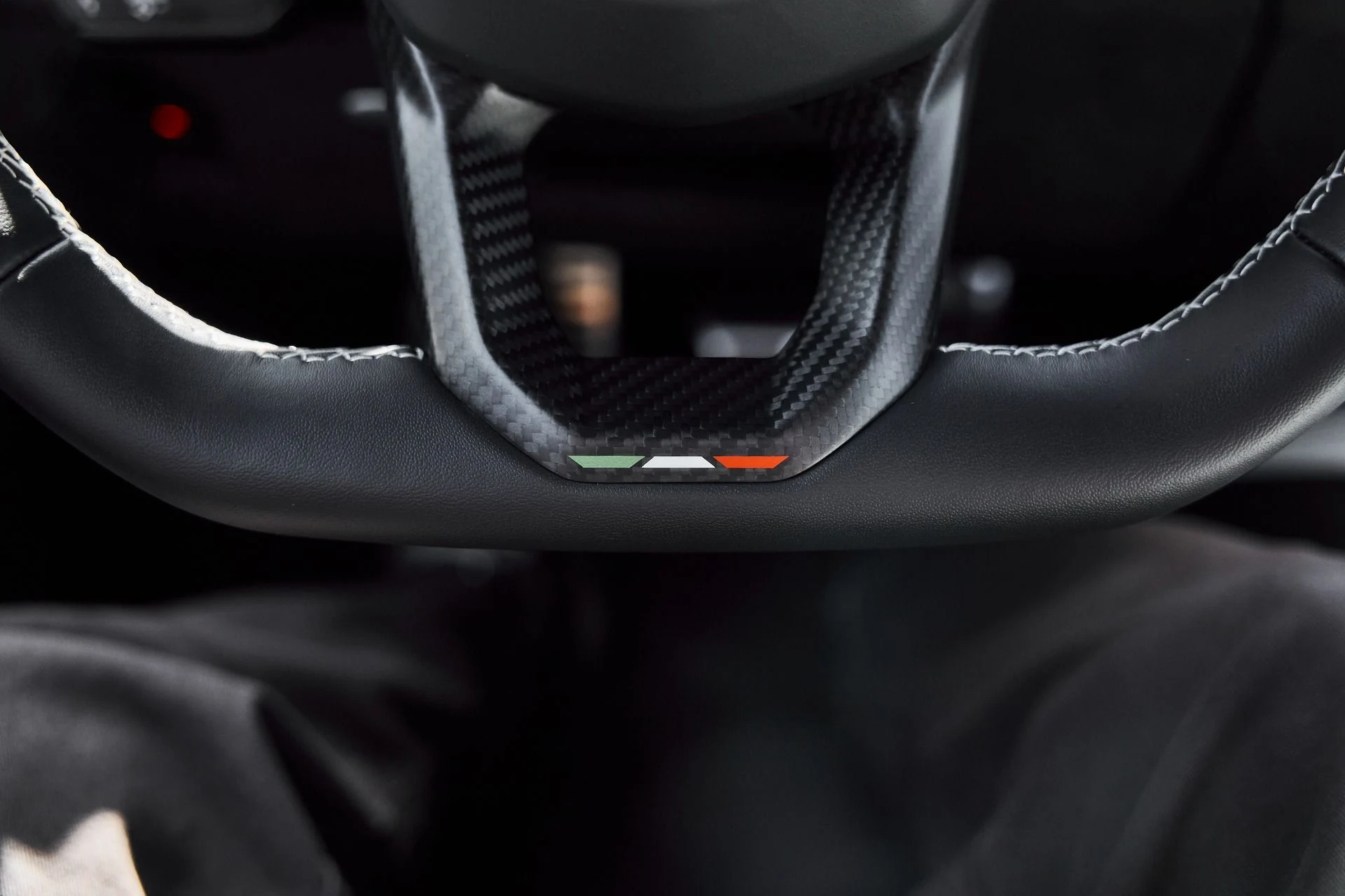 mph054_2646372270_Used_2026_Lamborghini_Revuelto_Base_1777078437_637361527d