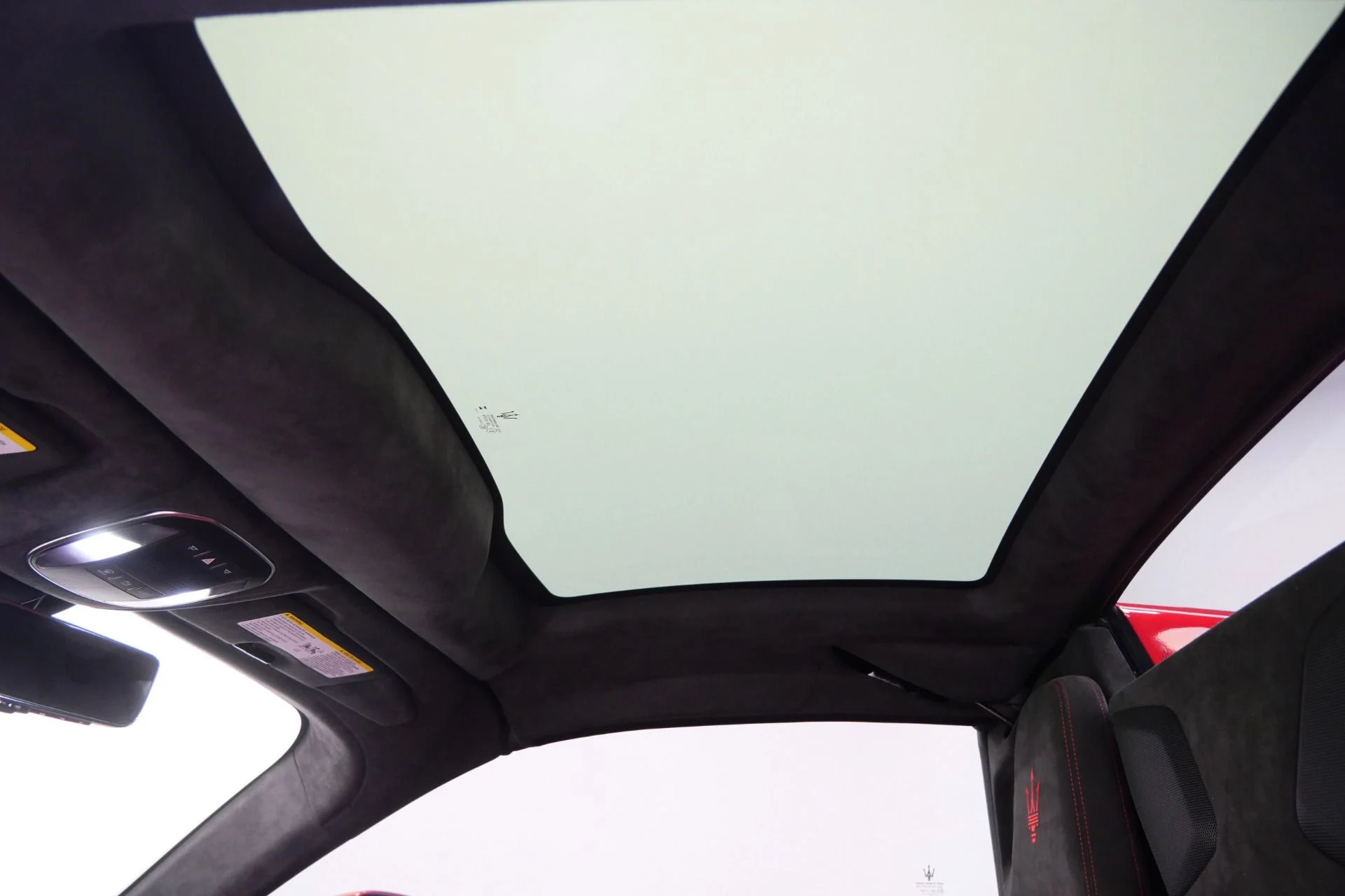 mph054_2651089817_Used_2023_Maserati_MC_20_Cielo_1598_Miles_Carbon_Ceramic_Brakes_Interior_Exterior_Carbon_Packages_1776351589_58f310ffb1