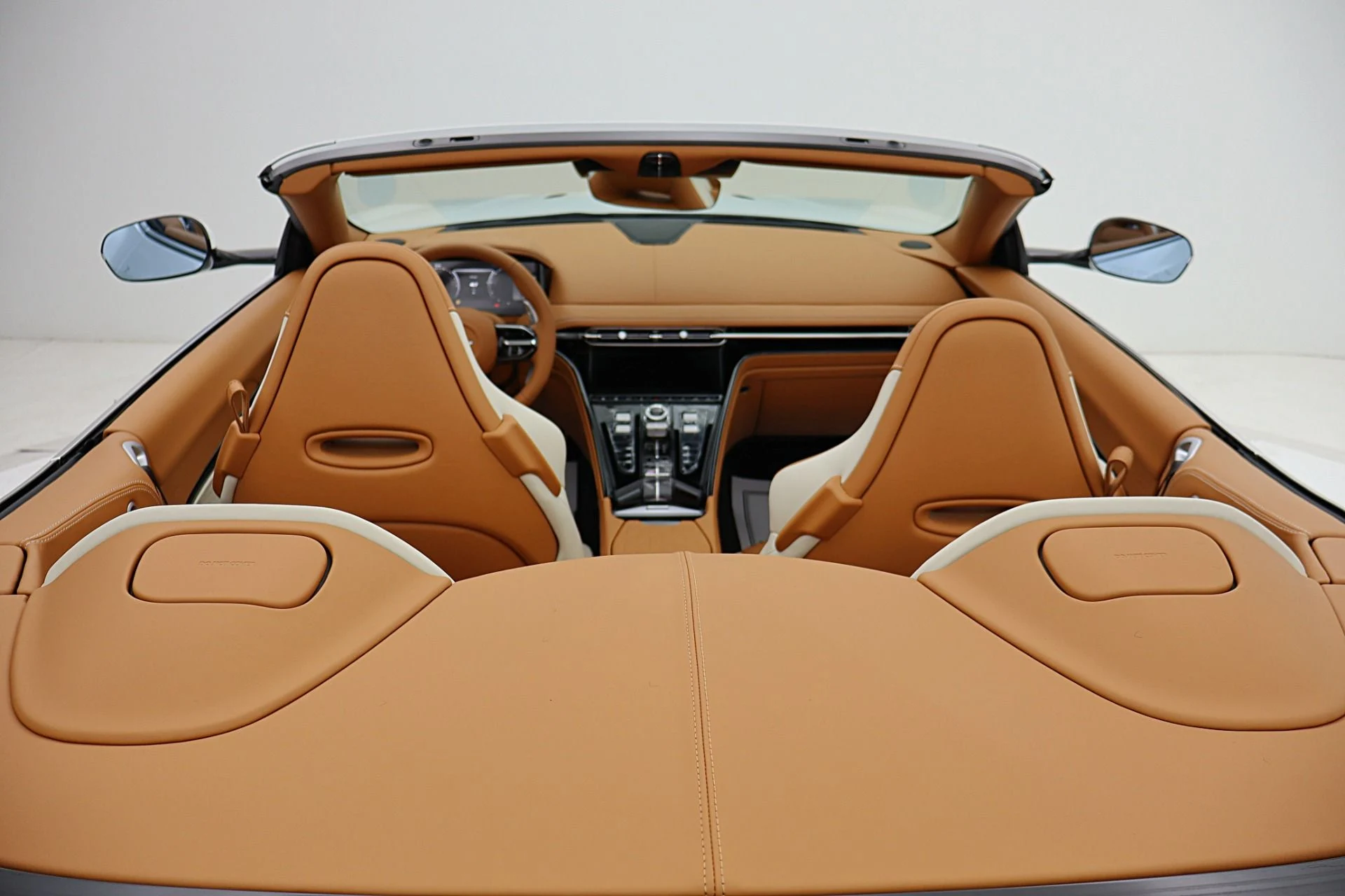mph054_2651549100_New_2026_Aston_Martin_DB_12_Volante_8e2b9ec2e2