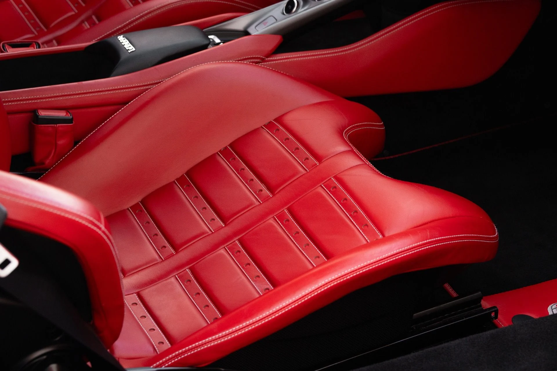 mph054_2652303986_Used_2021_Ferrari_F8_Tributo_1763762778_29cbaad5d4