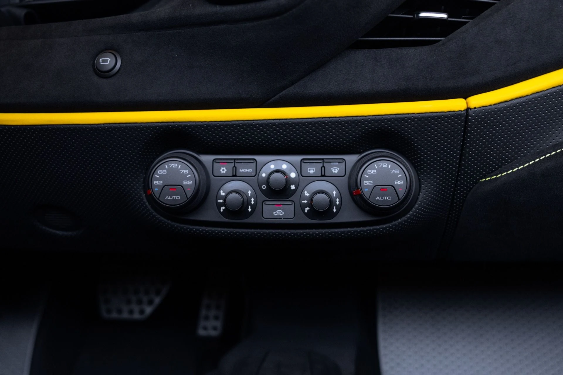 mph054_2674343267_Used_2020_Ferrari_488_Pista_Spider_1785218764_abded4c1a5