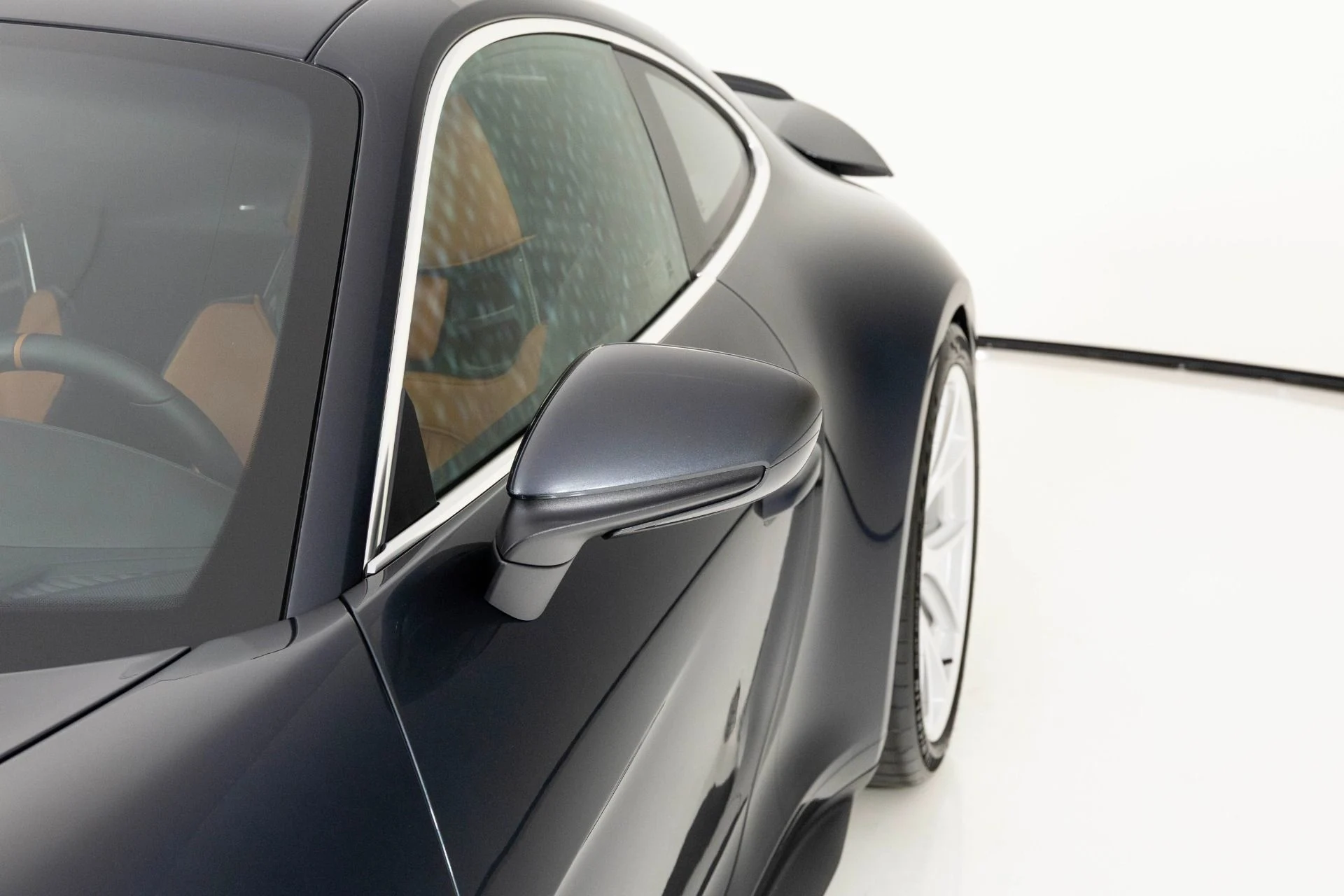 mph054_2674716888_Used_2024_Porsche_911_ST_1761006513_72df06f47d