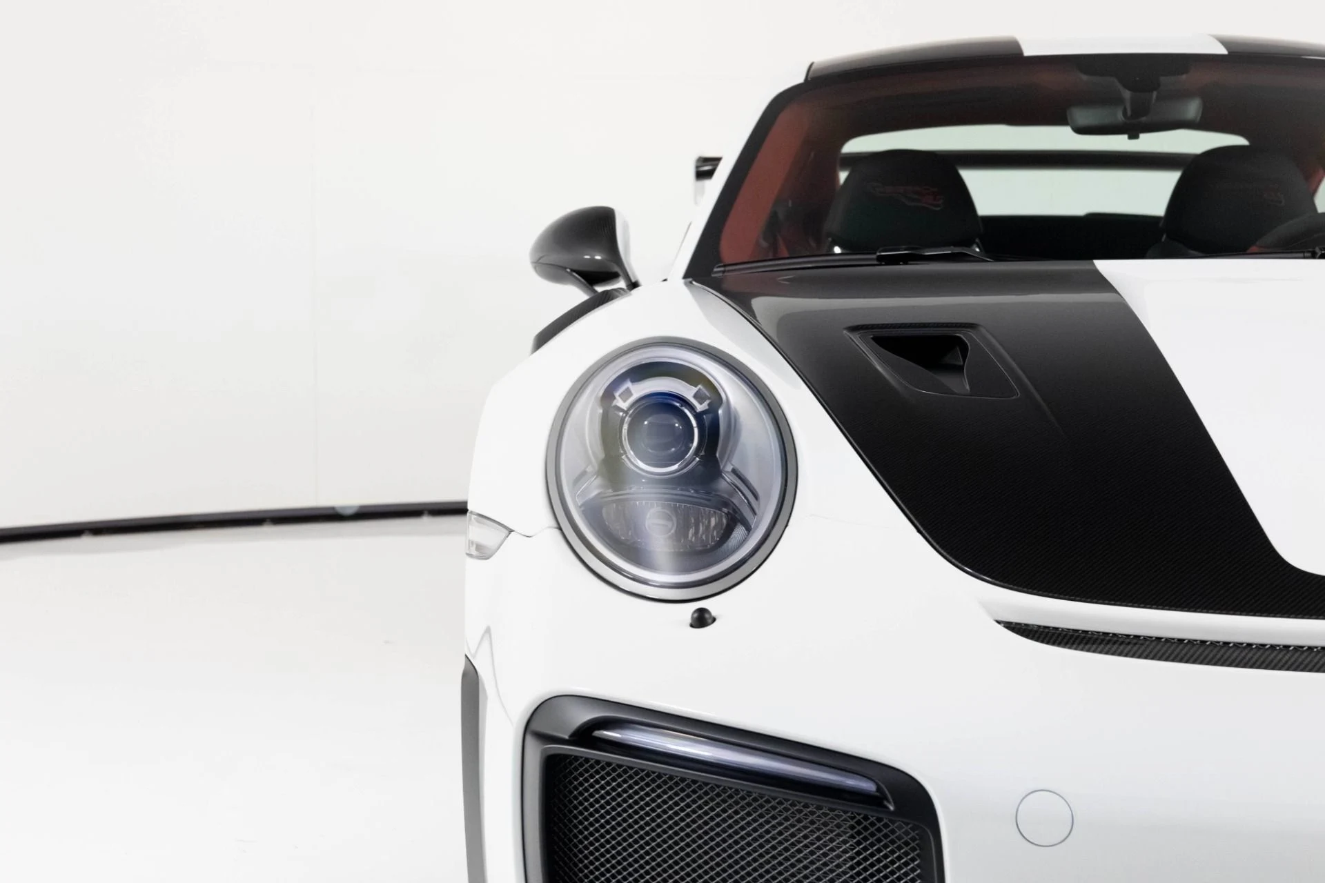 mph054_2692947203_Used_2018_Porsche_911_GT_2_RS_1763508422_ec211dd364